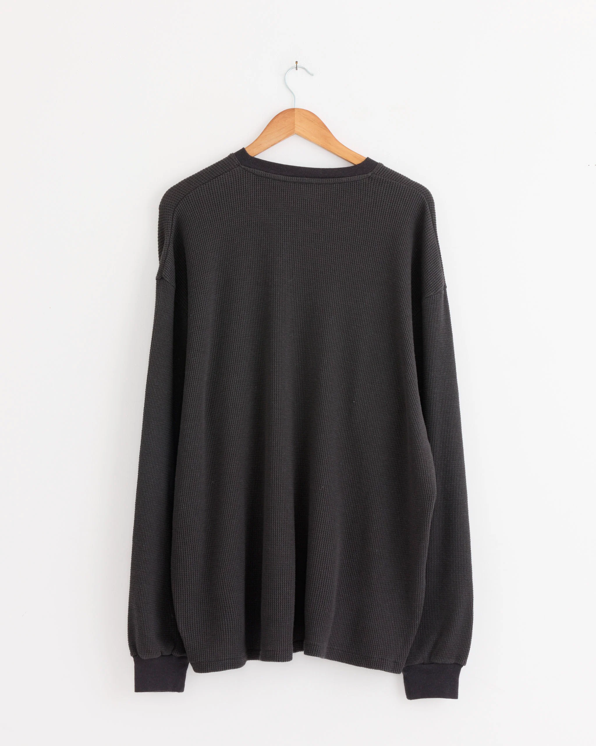 Cashmere Blend Waffle L/S Henley Shirt in Charcoal - Image 3