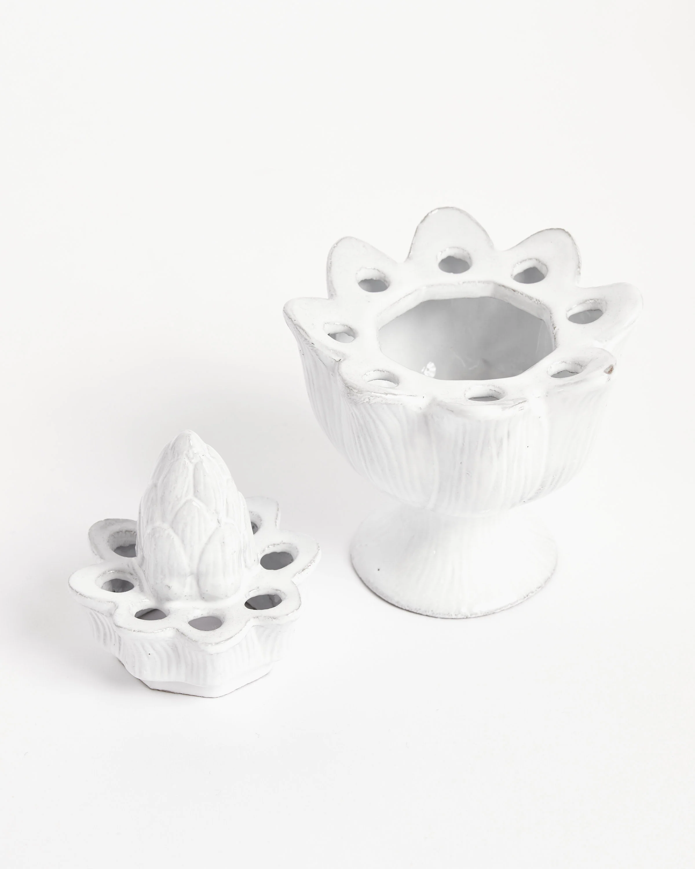 Pique Flower Holder - Image 3