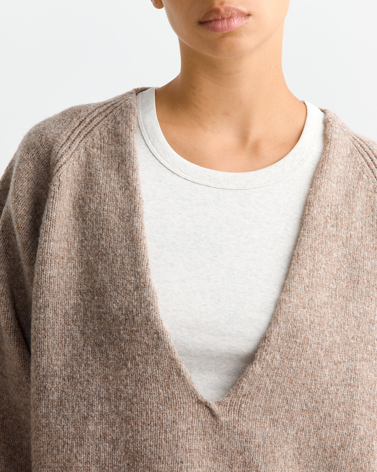 Soar V Neck Pullover in Alassio - Image 4
