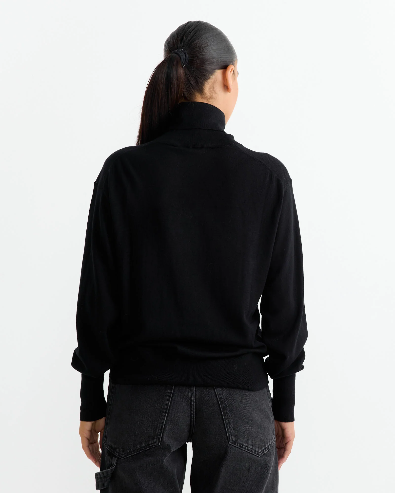 Mohsen Knit in Black - Image 4