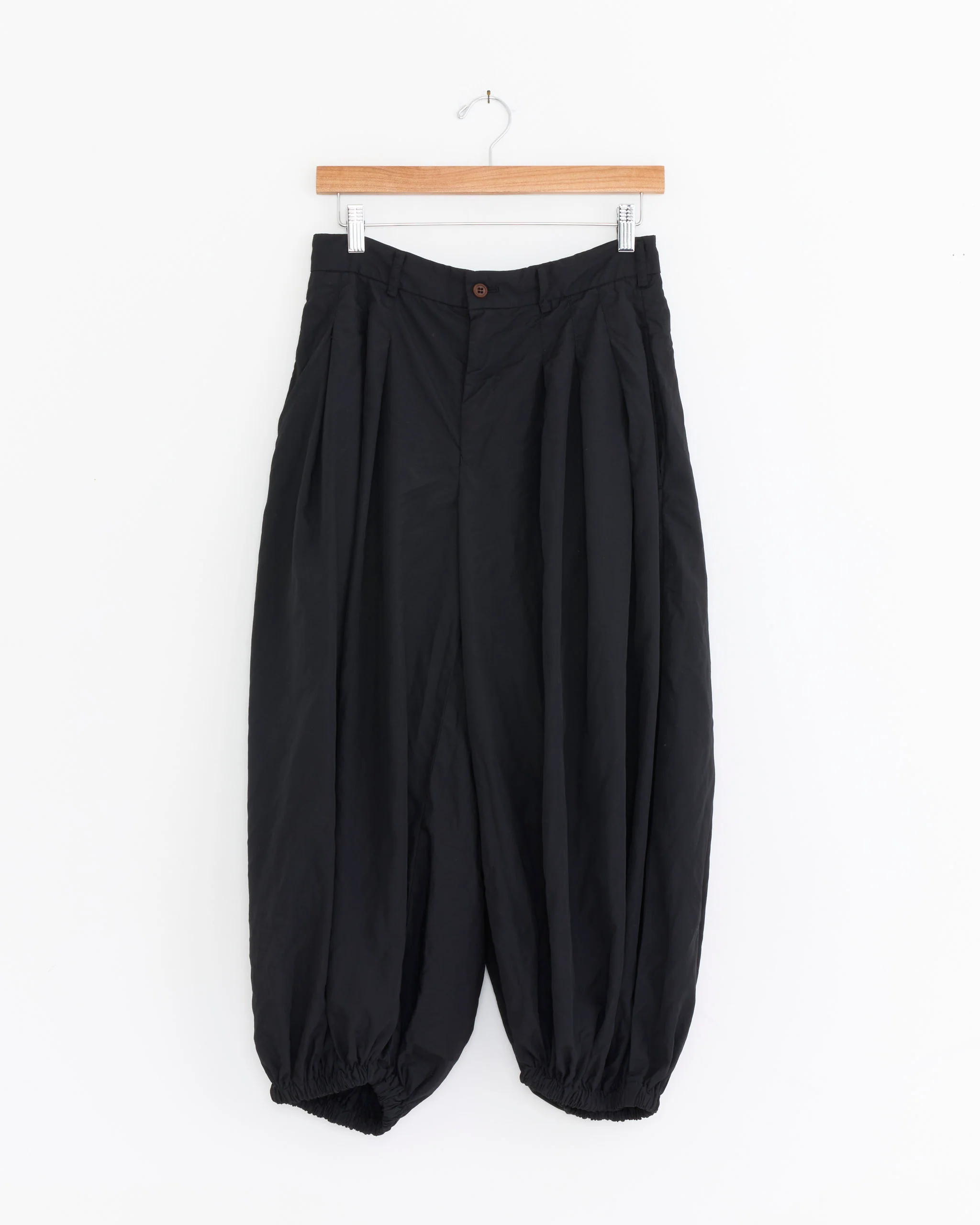 P006 Pant in Black