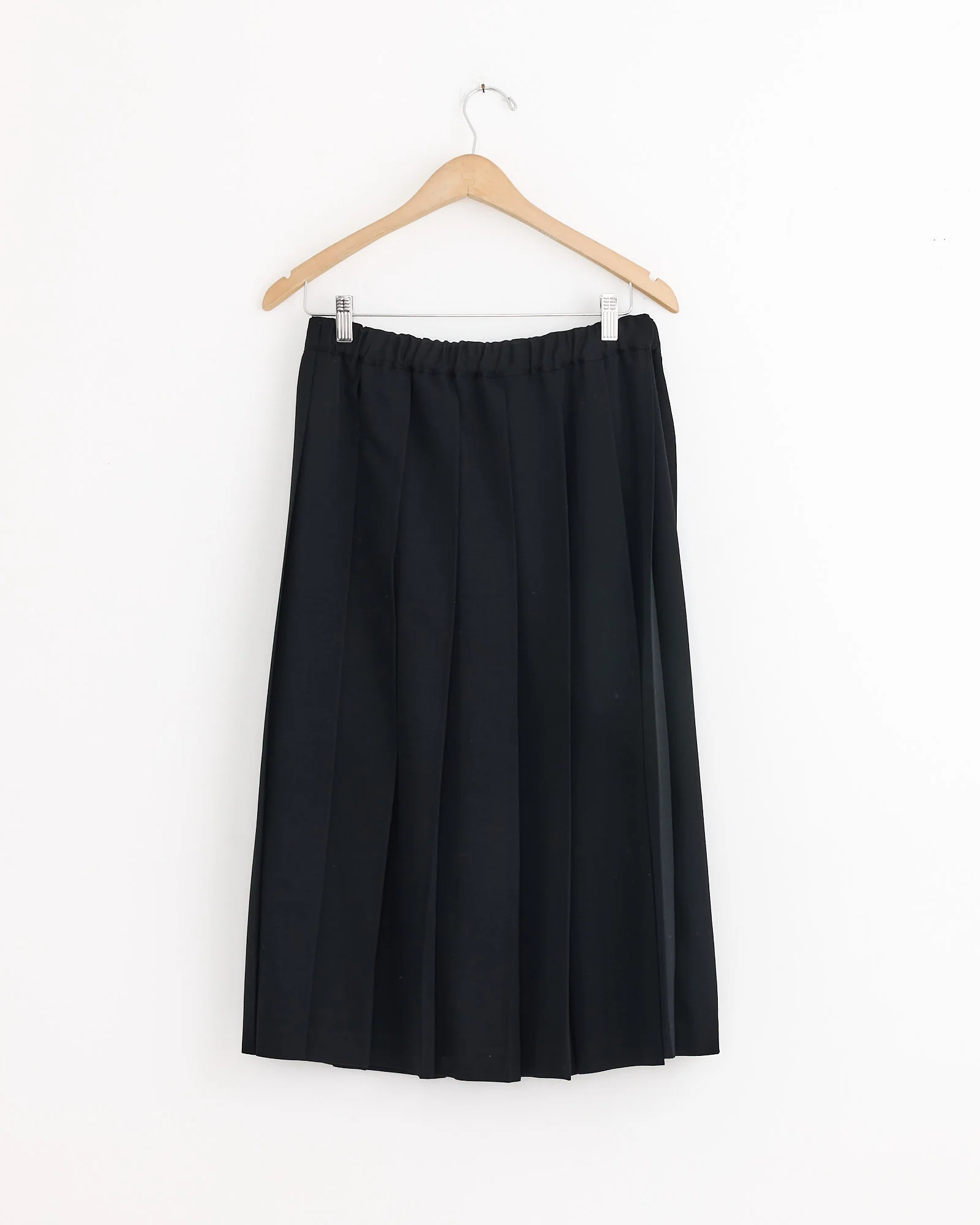 Pleated Skirt in Black - Image 3