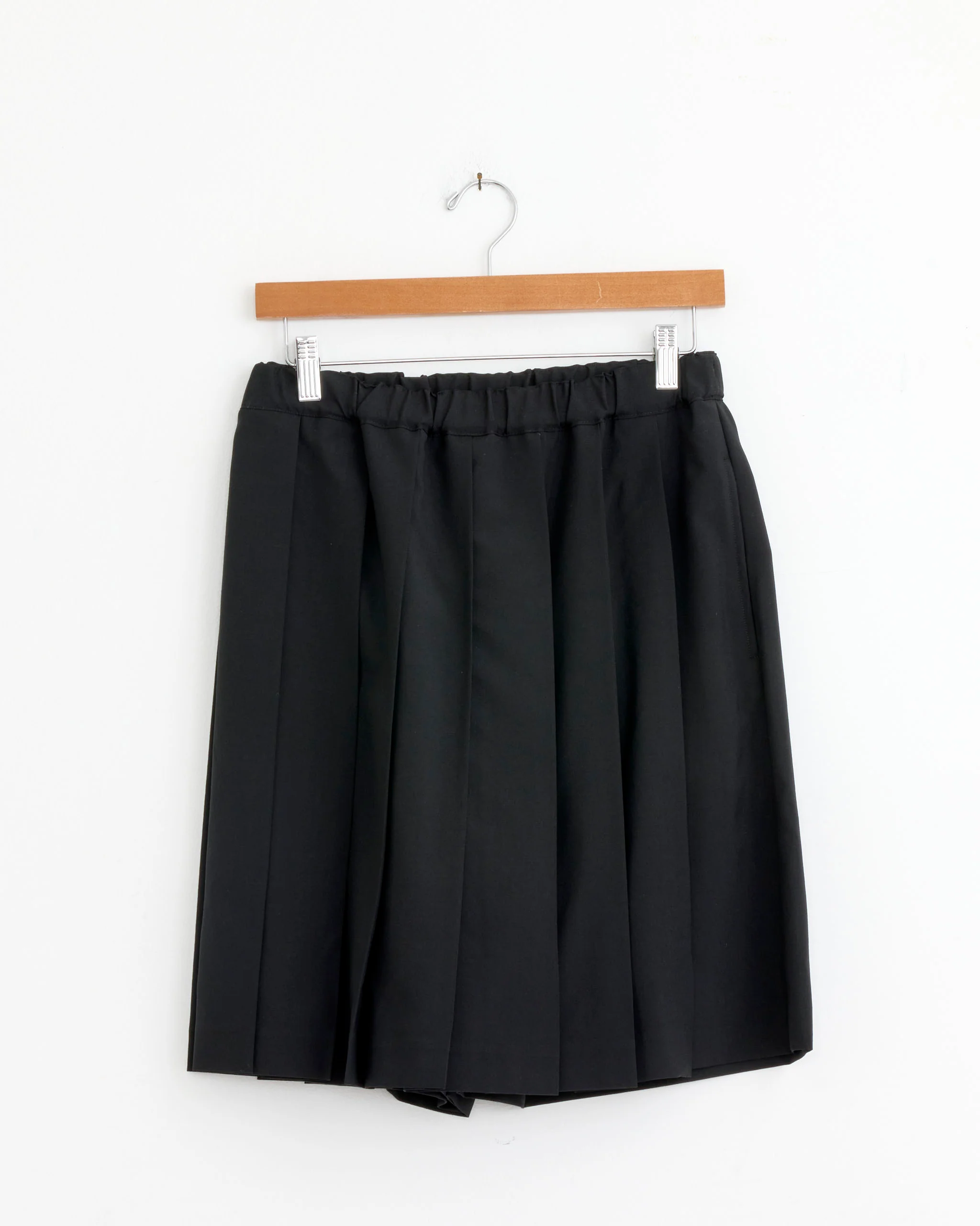 P008 Skirt in Black