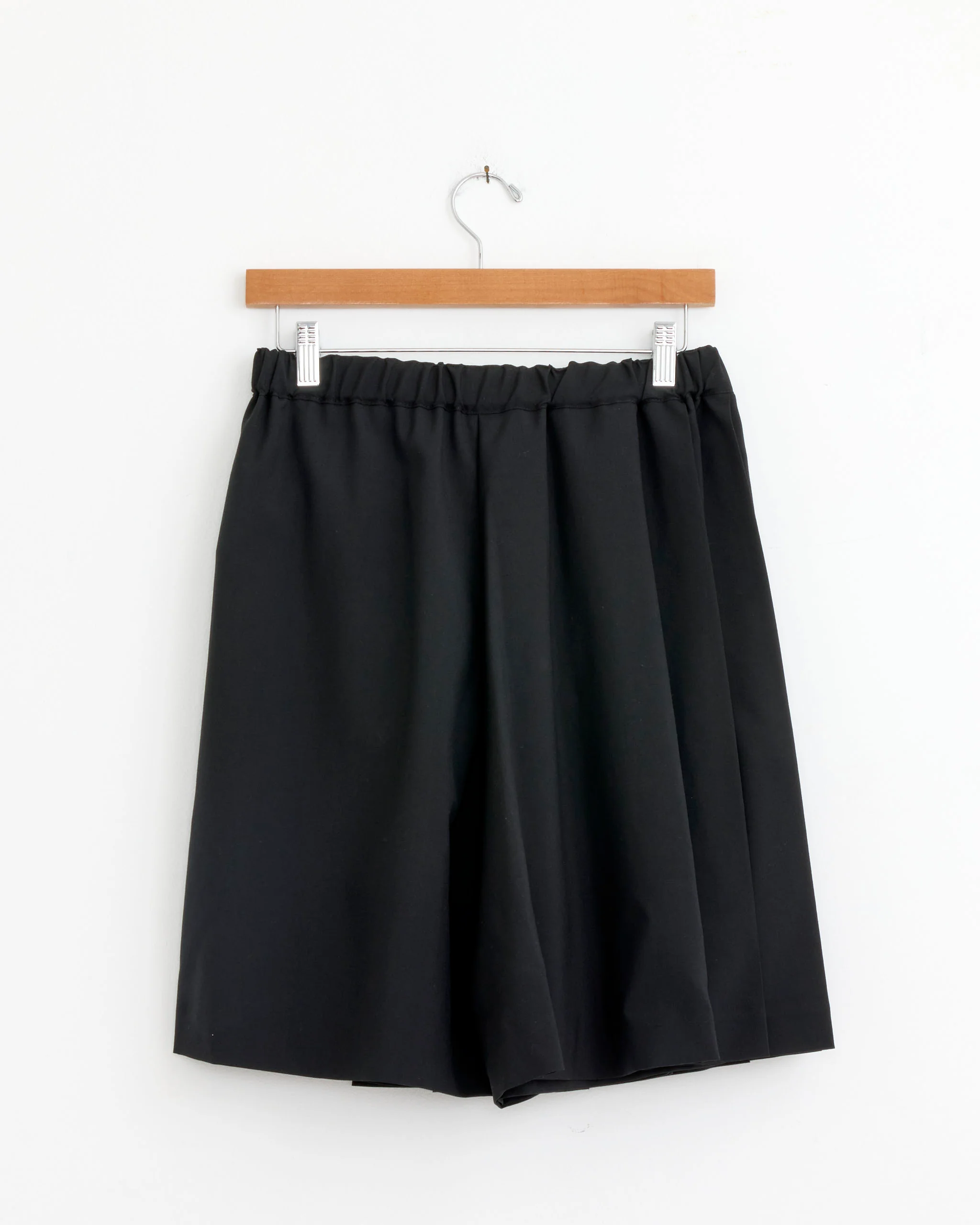 P008 Skirt in Black - Image 3
