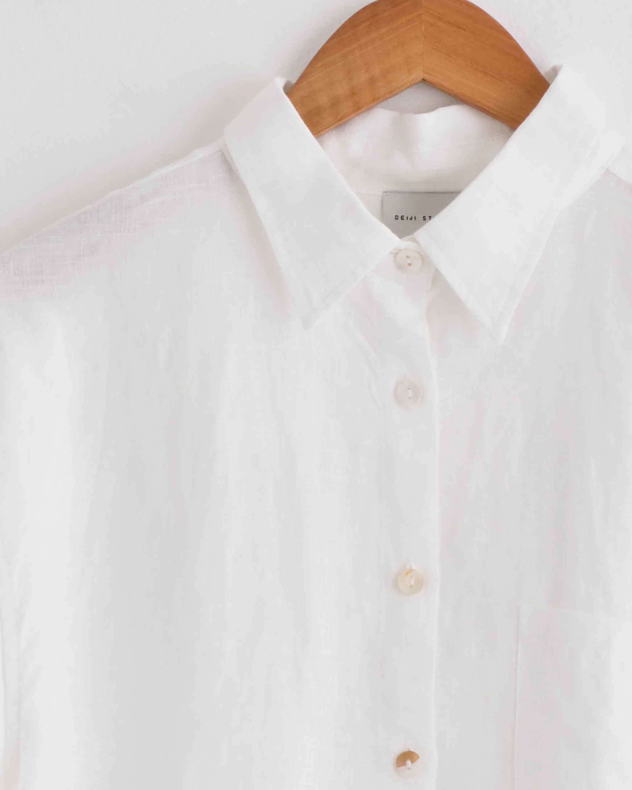 03 Set in White - Image 3
