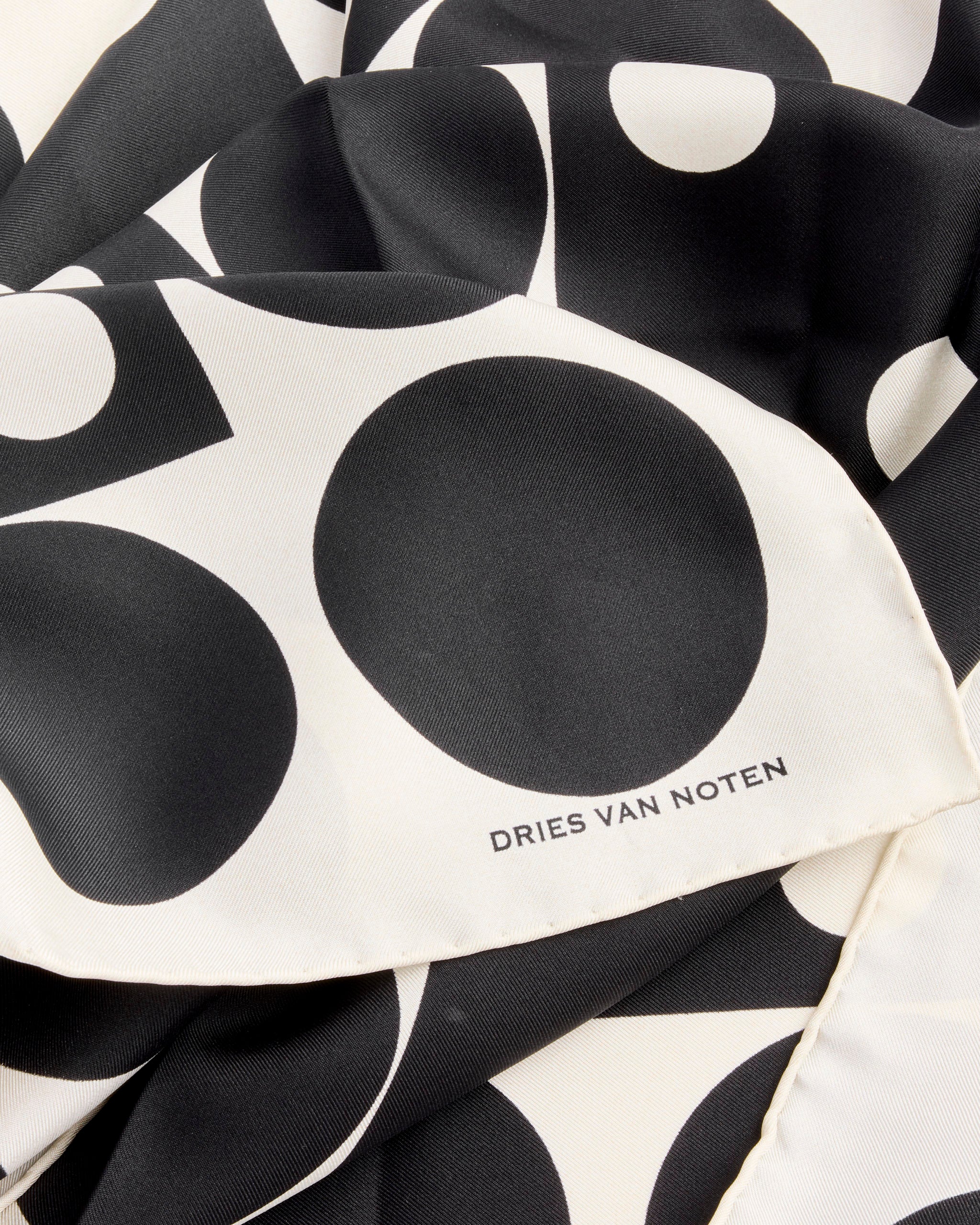 Printed Scarf in Dessin A - Image 2
