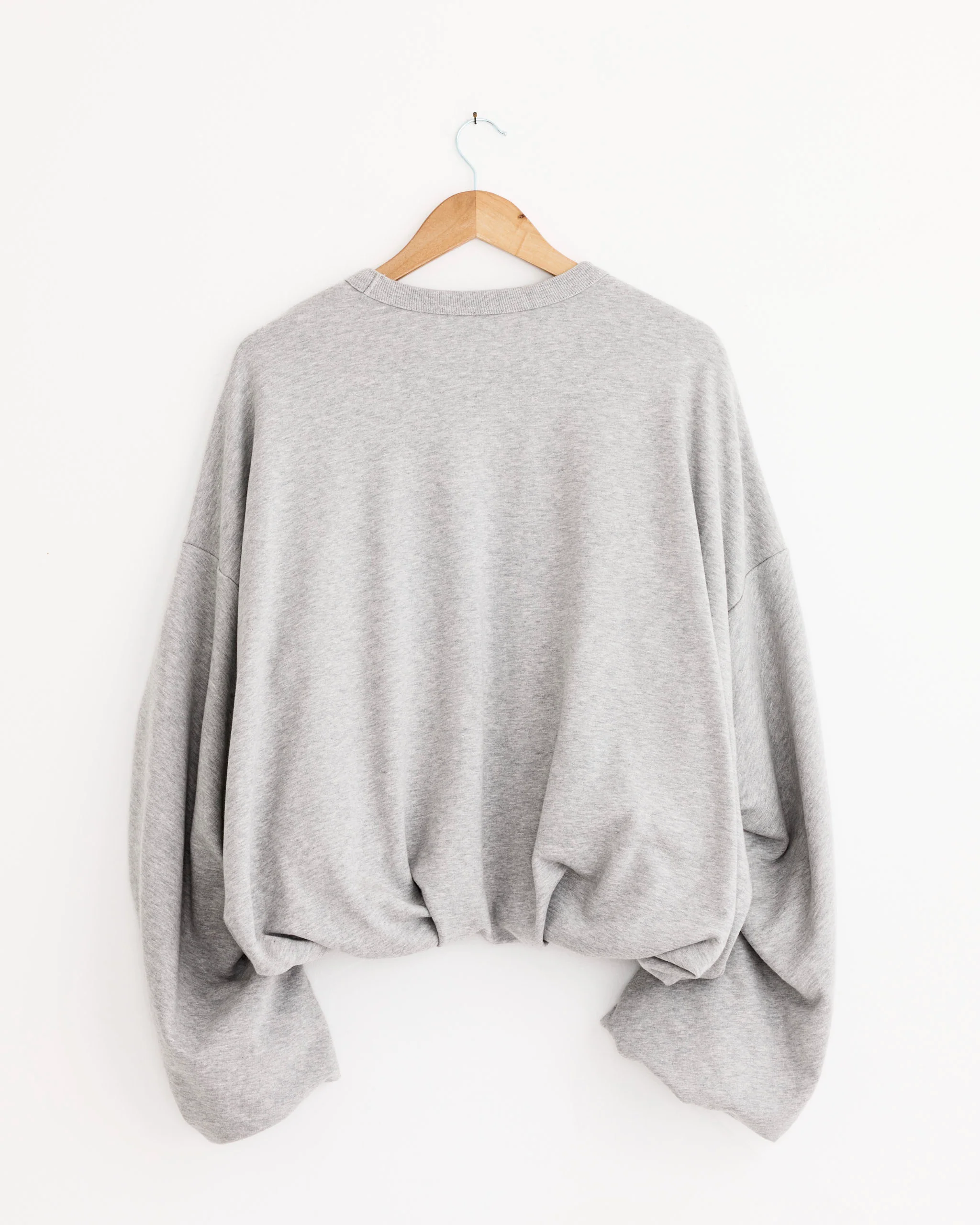 Cropped Sweater in Grey Melange - Image 3