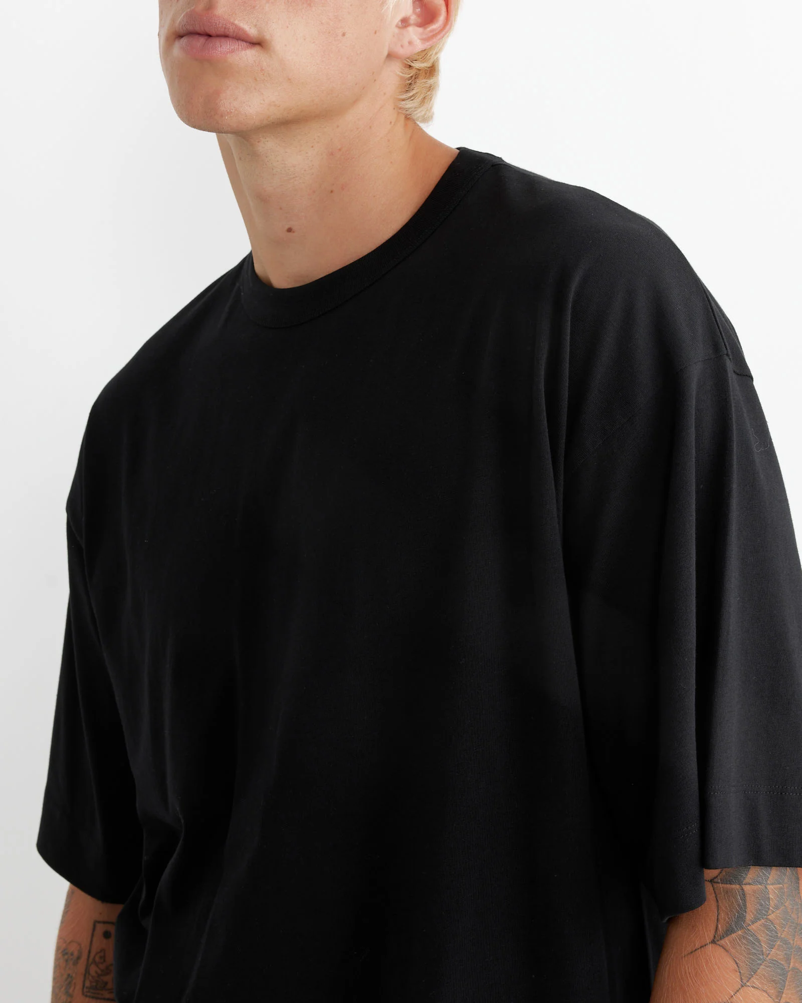 Oversized T-Shirt in Black - Image 3