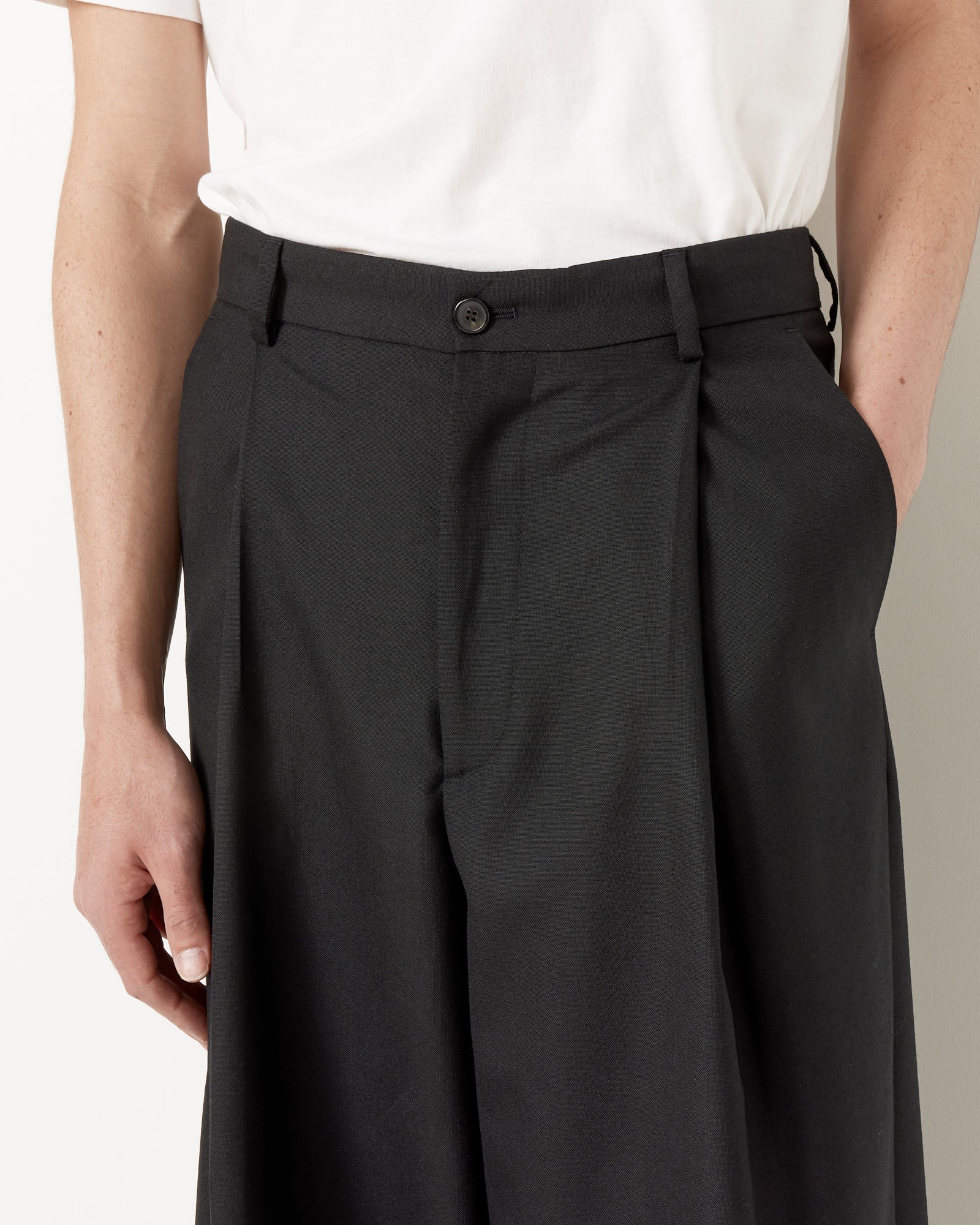 Wide Leg Tailored Pant in Black - Image 4