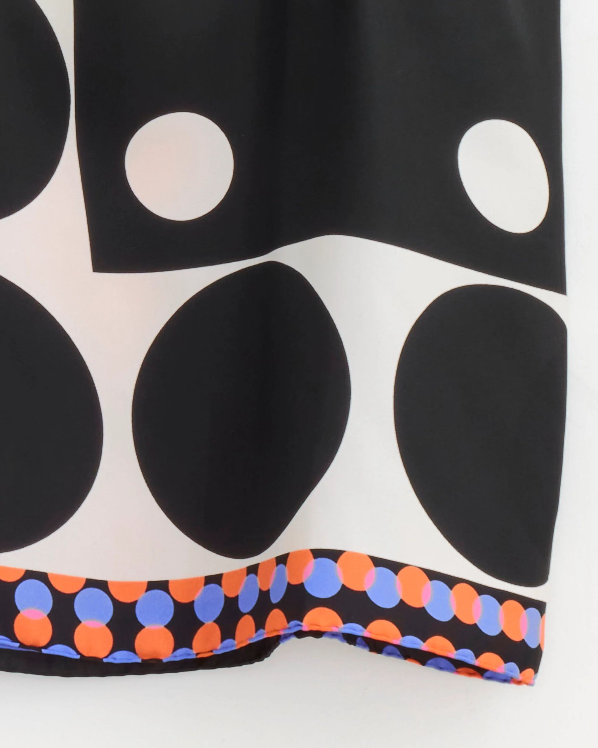 Scarf Skirt in Dessin A - Image 3