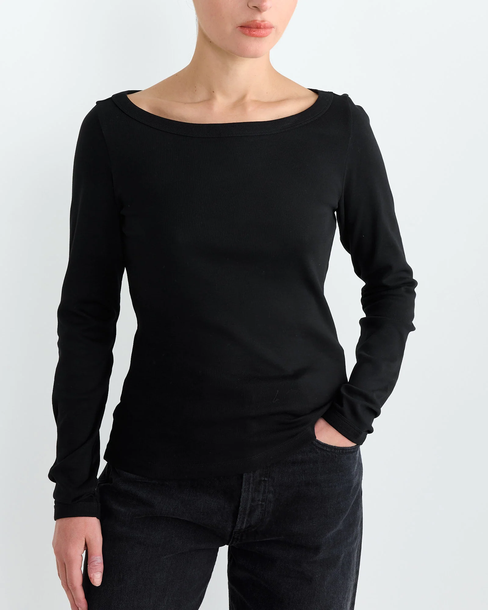 Steffi Tee in Black - Image 4