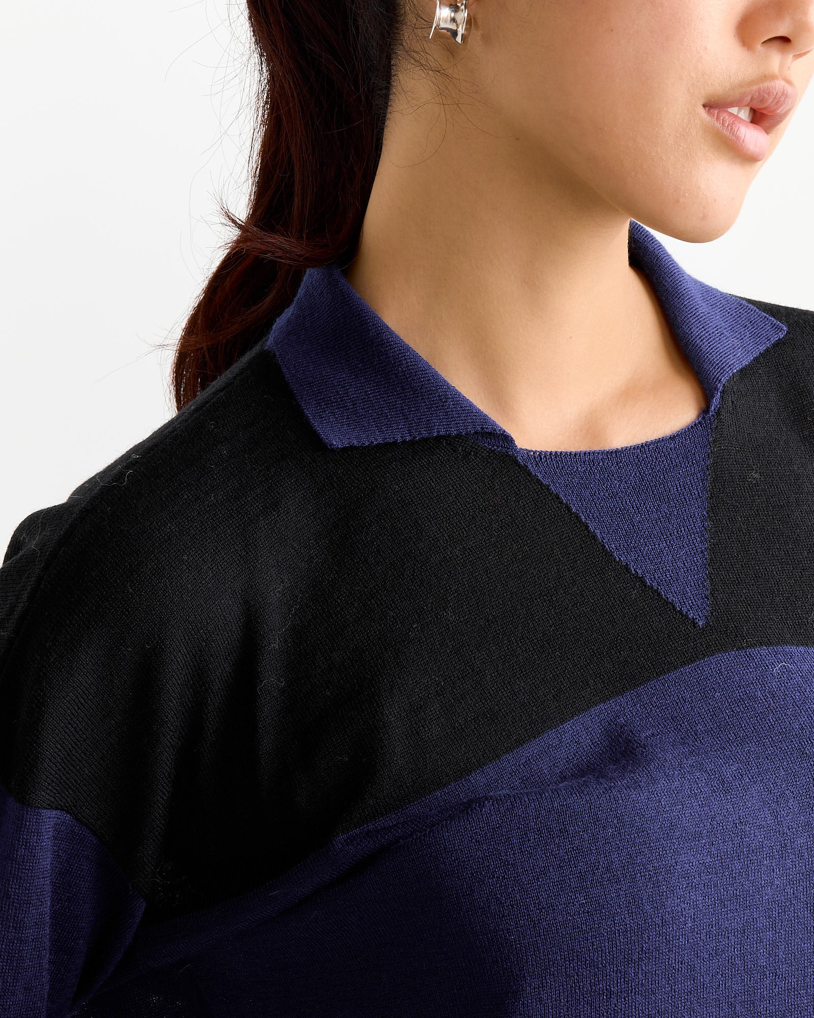 Jess Polo in Navy/Black - Image 3
