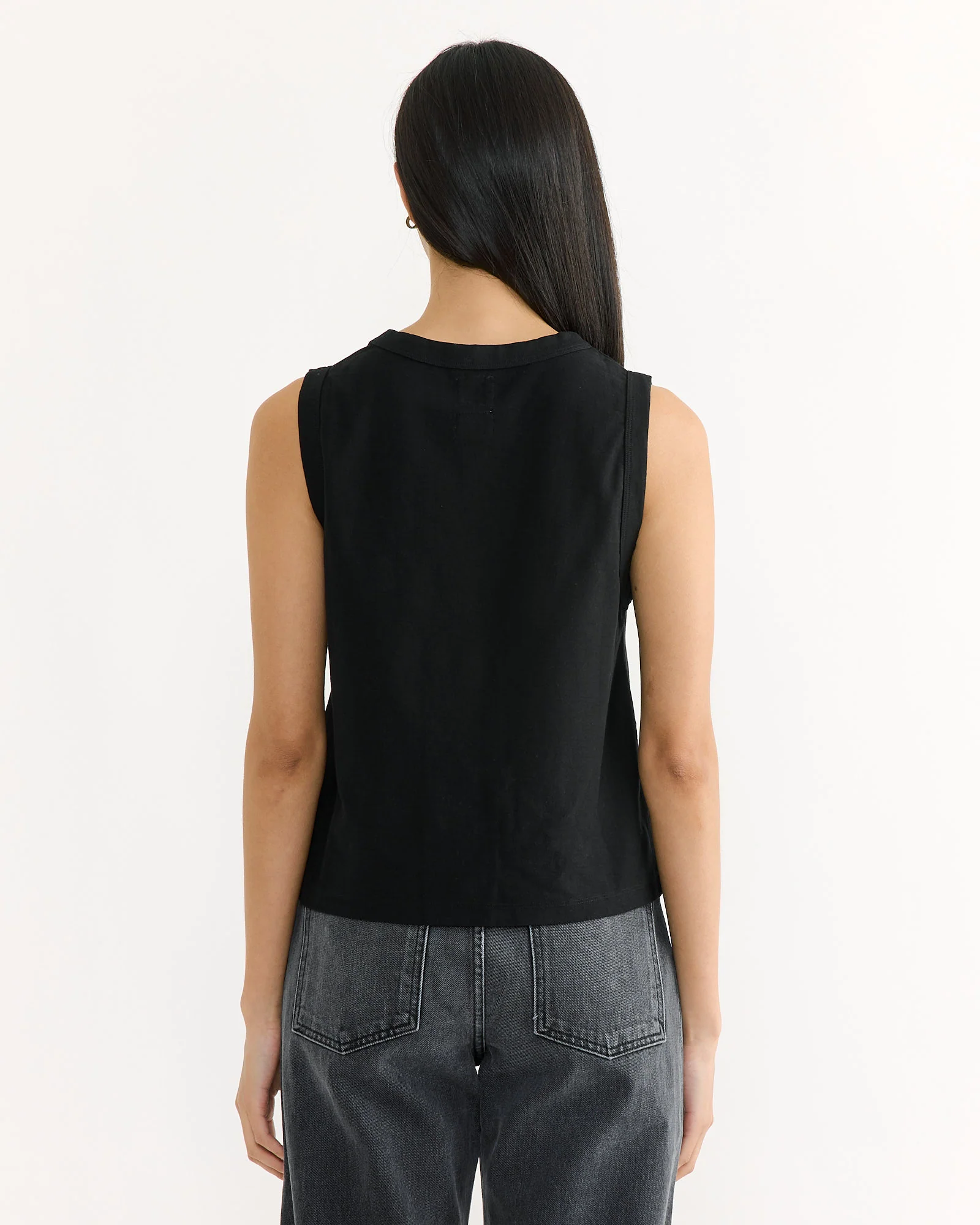 Johnny Tee in Black - Image 3