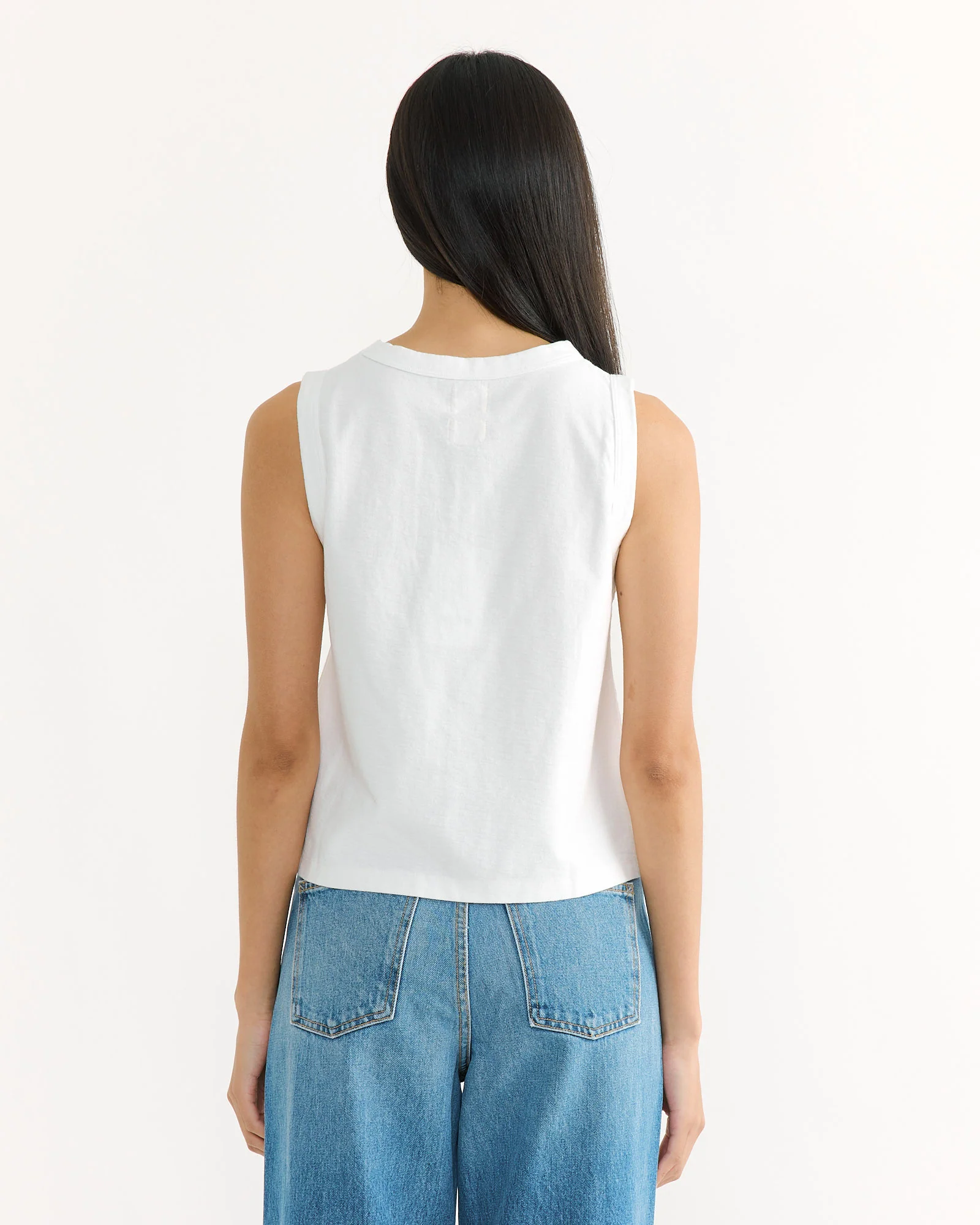 Johnny Tee in White - Image 3