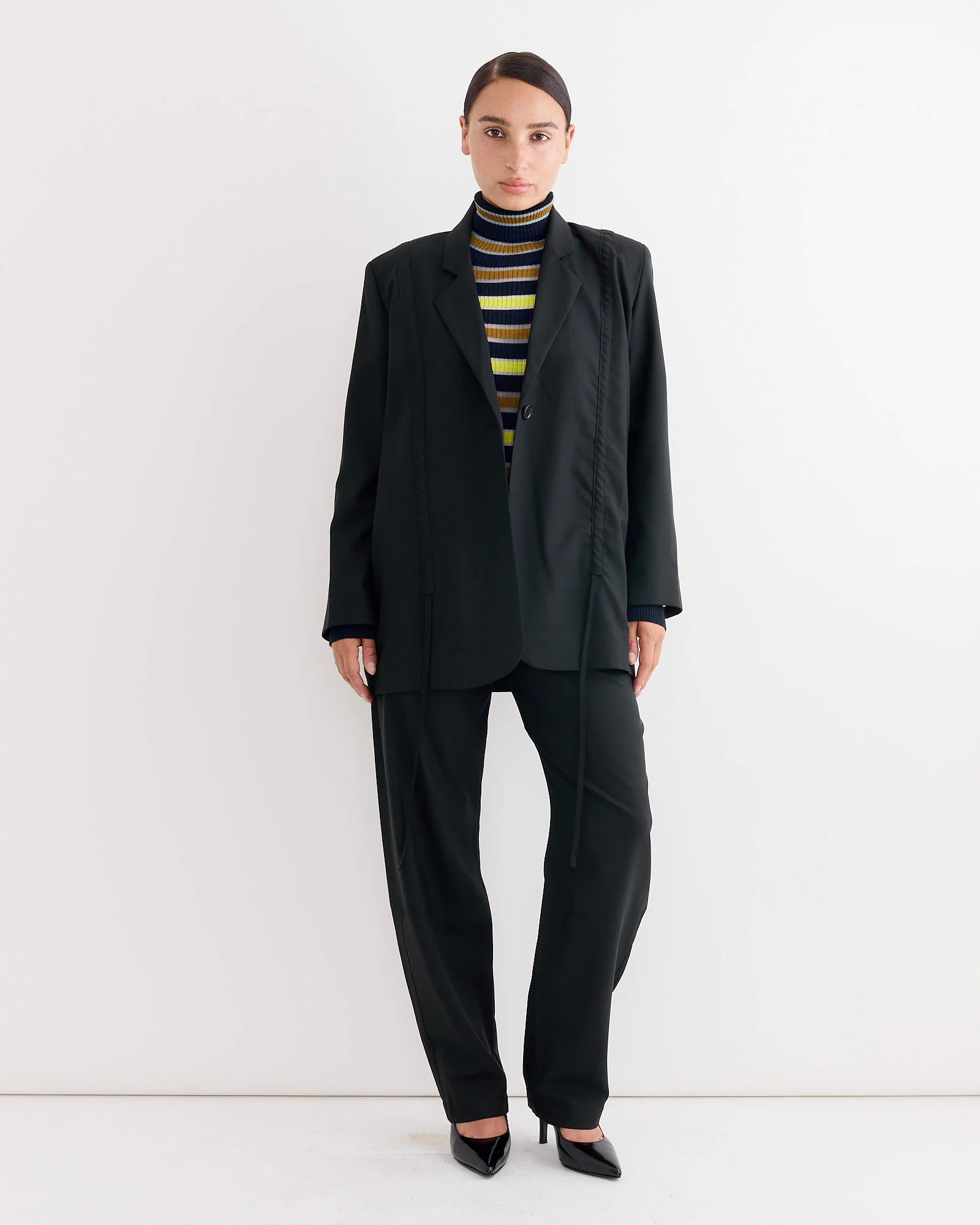 Backpack Blazer in Tropical Black - Image 3