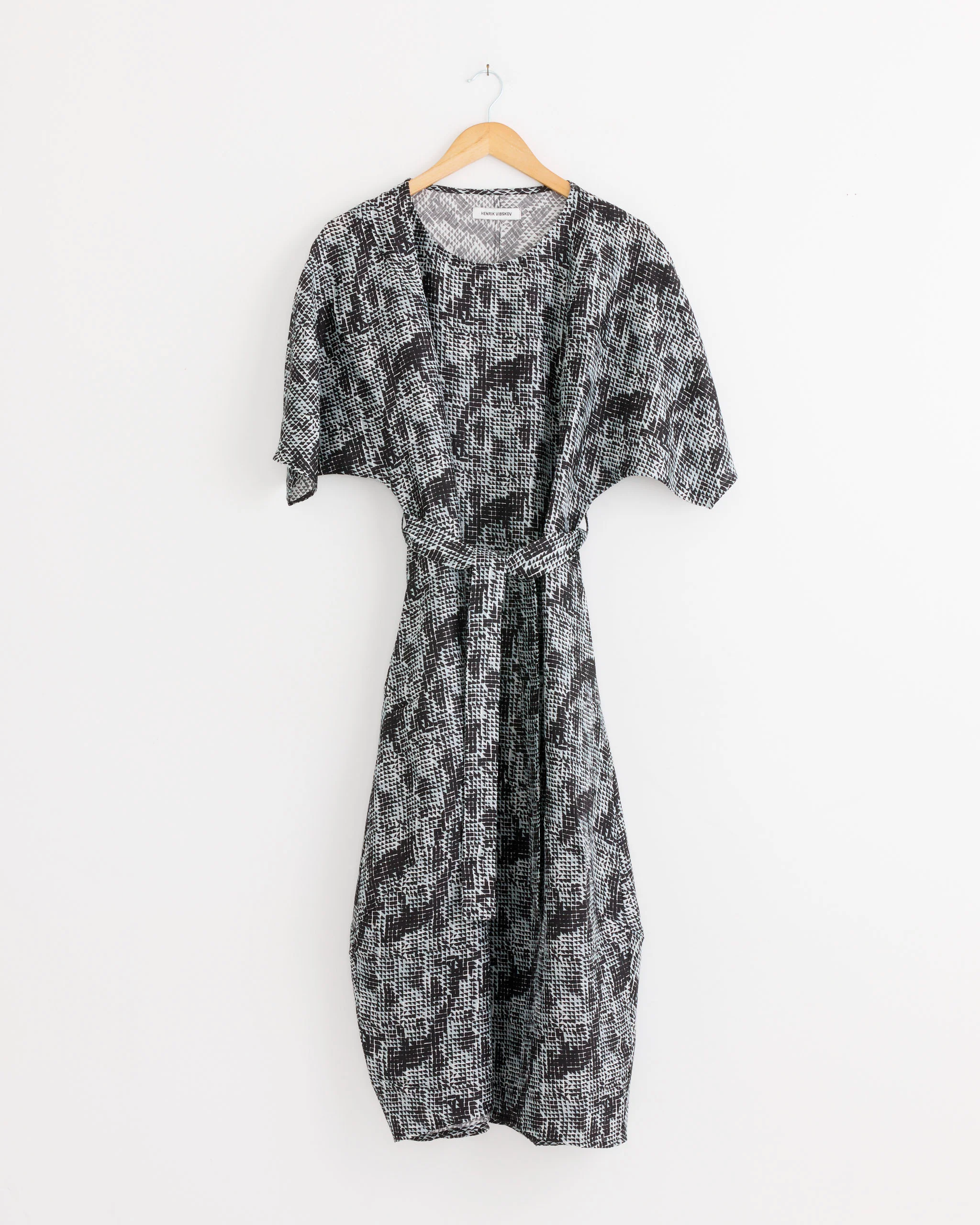 Fown Silk Dress in Jumping Gents