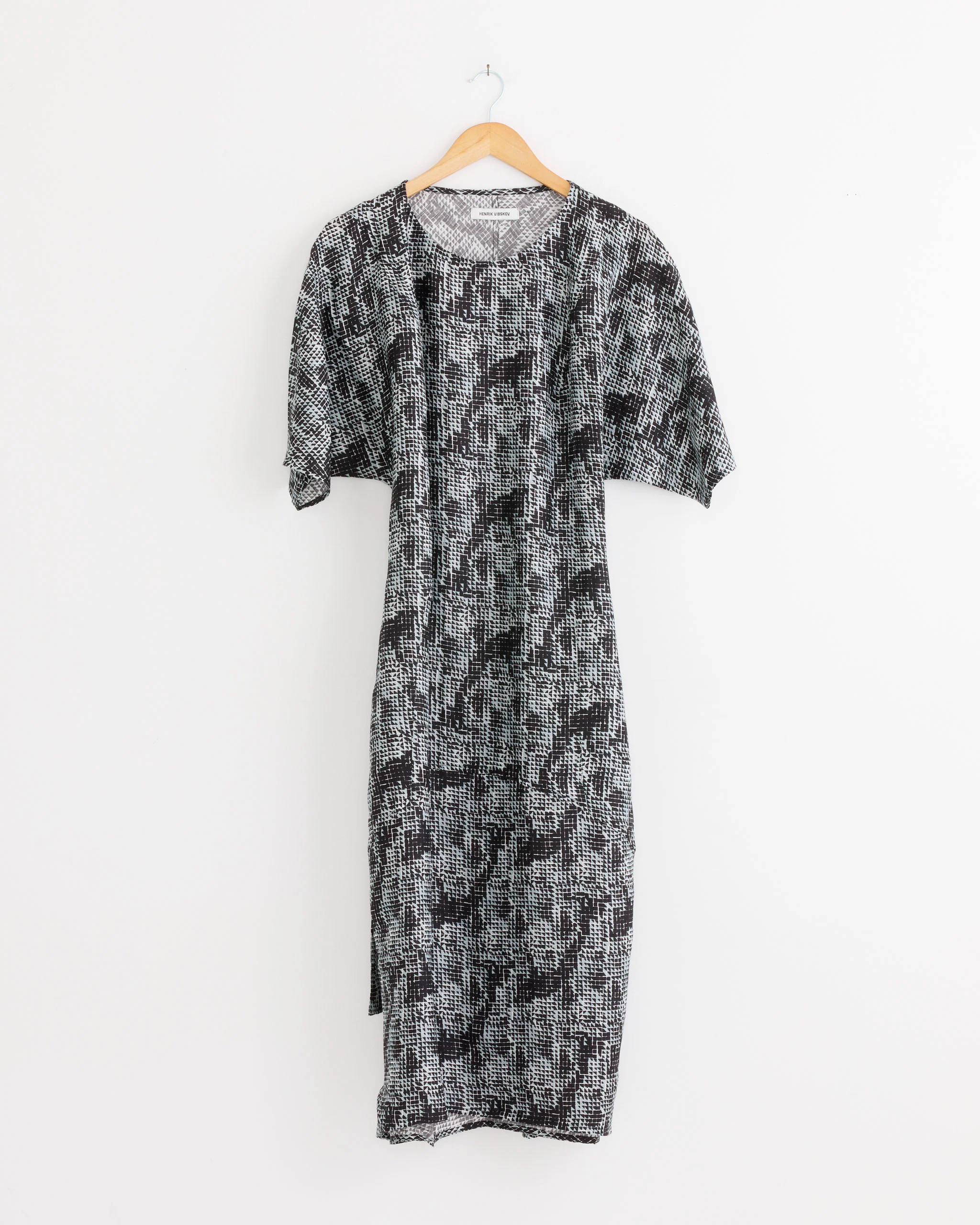 Fown Silk Dress in Jumping Gents - Image 3