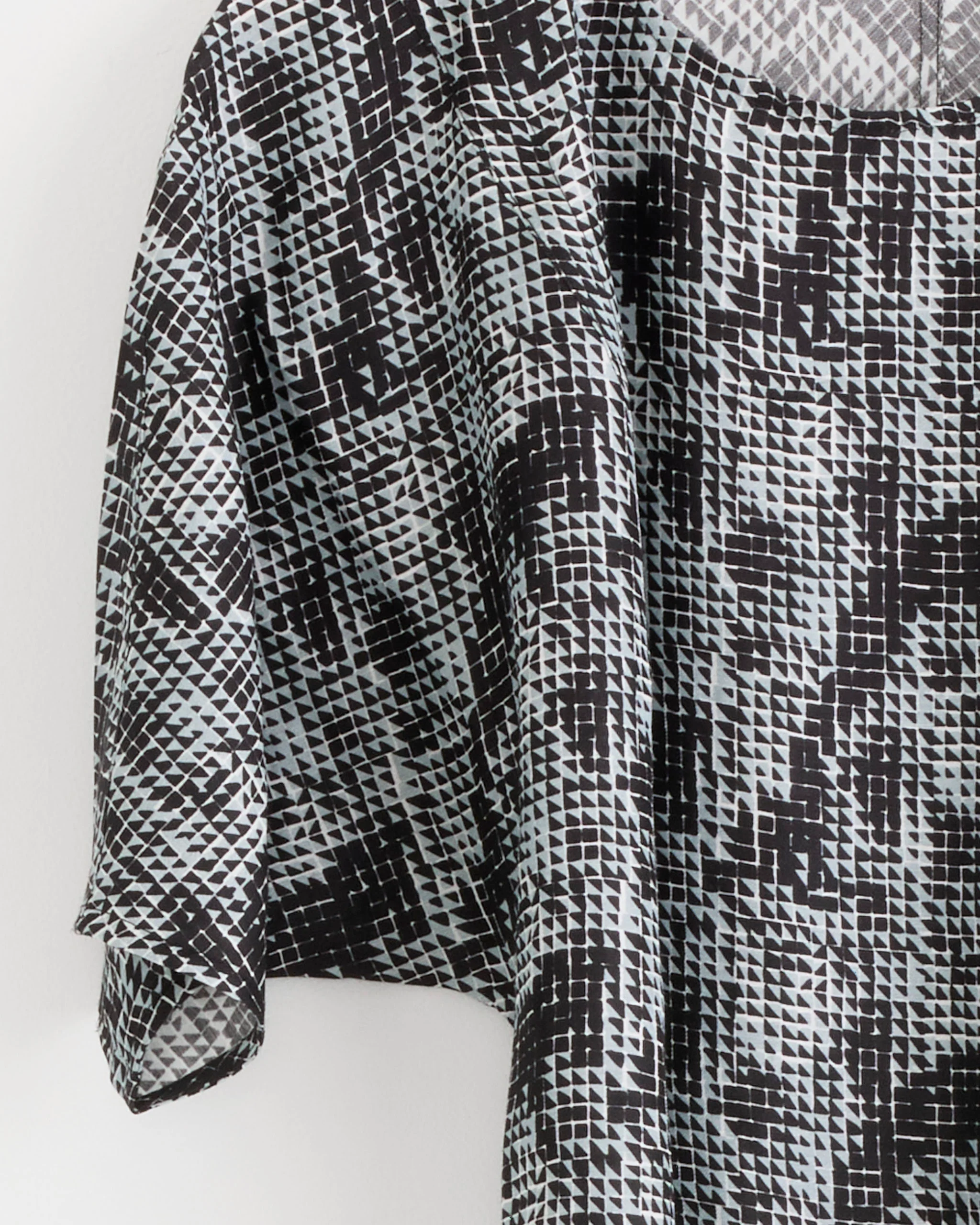 Fown Silk Dress in Jumping Gents - Image 4