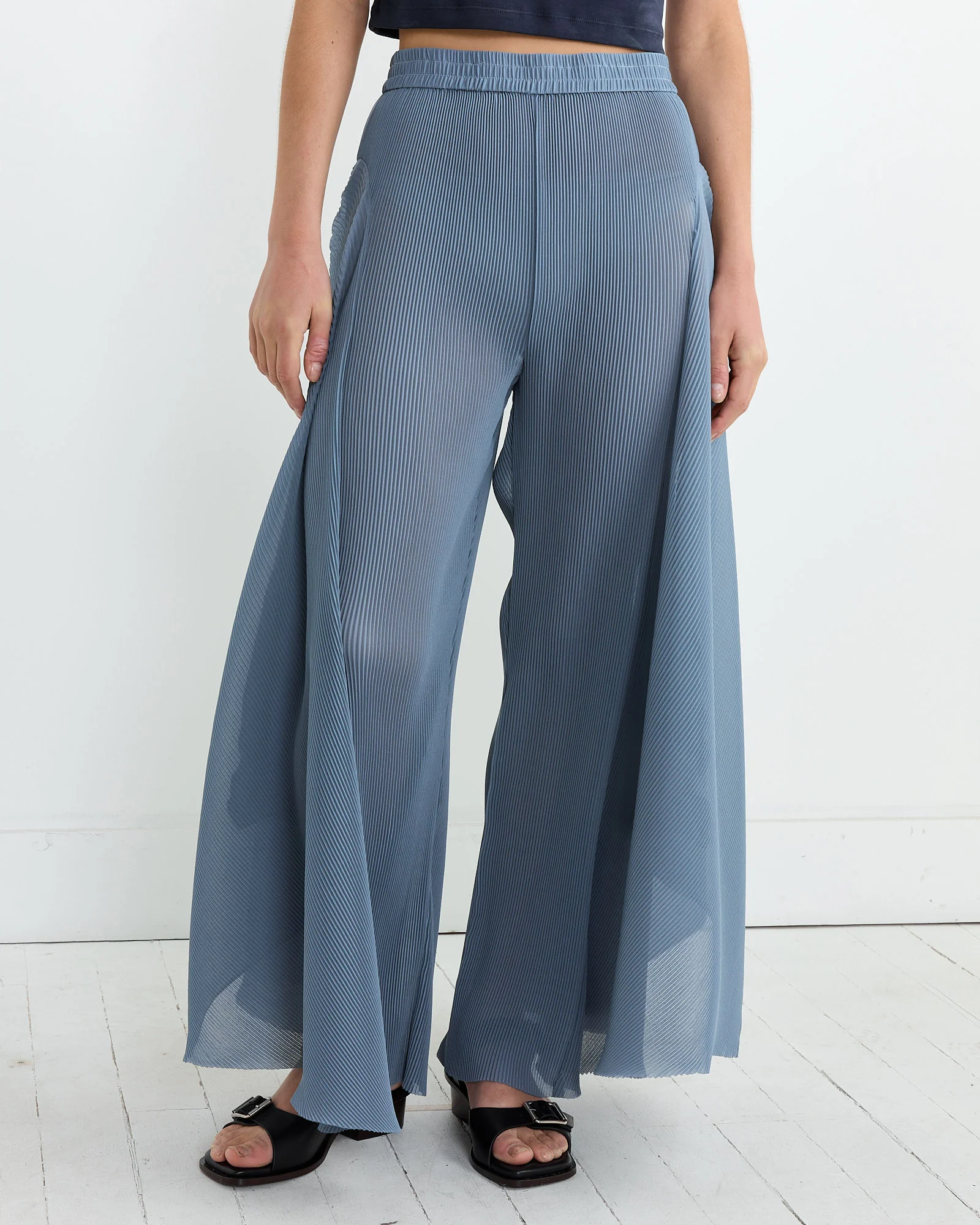 Wrist Plisse Pant in Stone Blue - Image 4