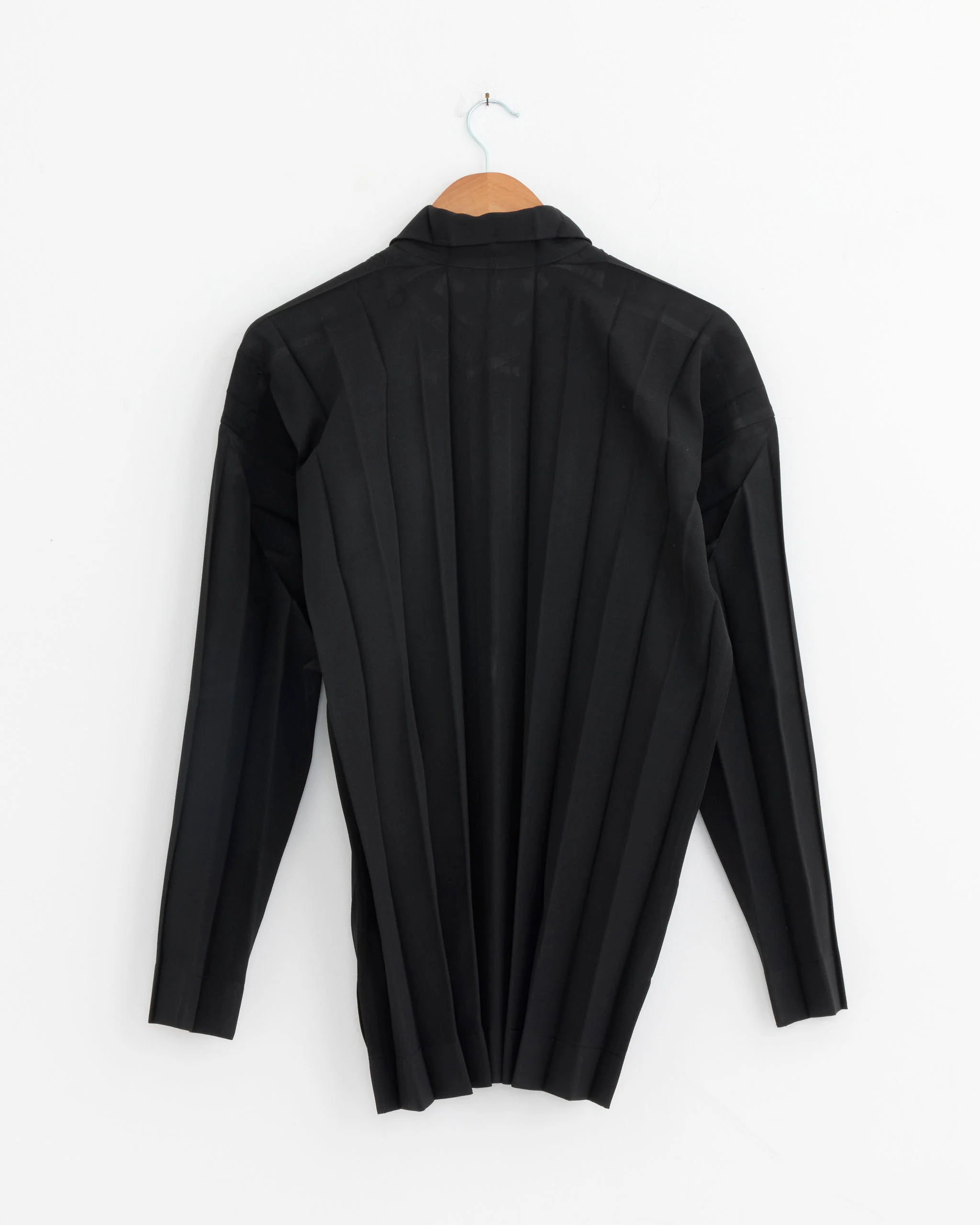 Edge Ensemble Shirt in Black - Image 3