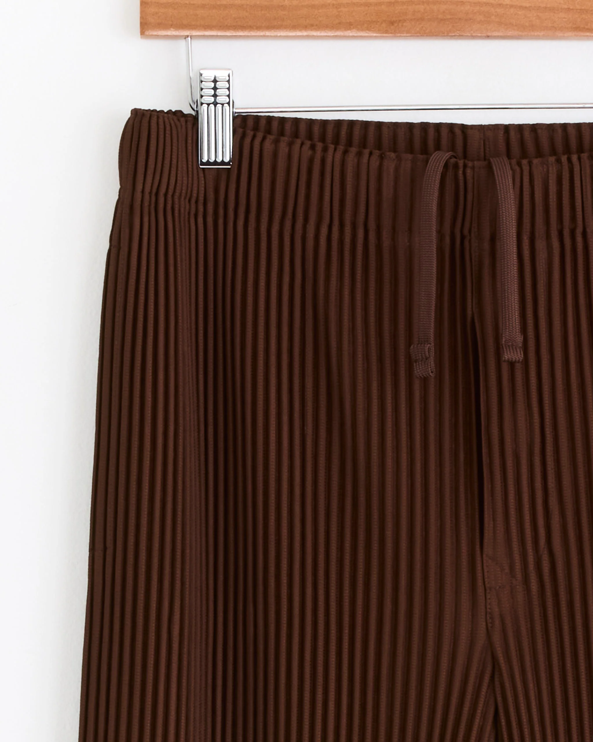 MC Pleats 2 Pant in Anchor Brown - Image 2