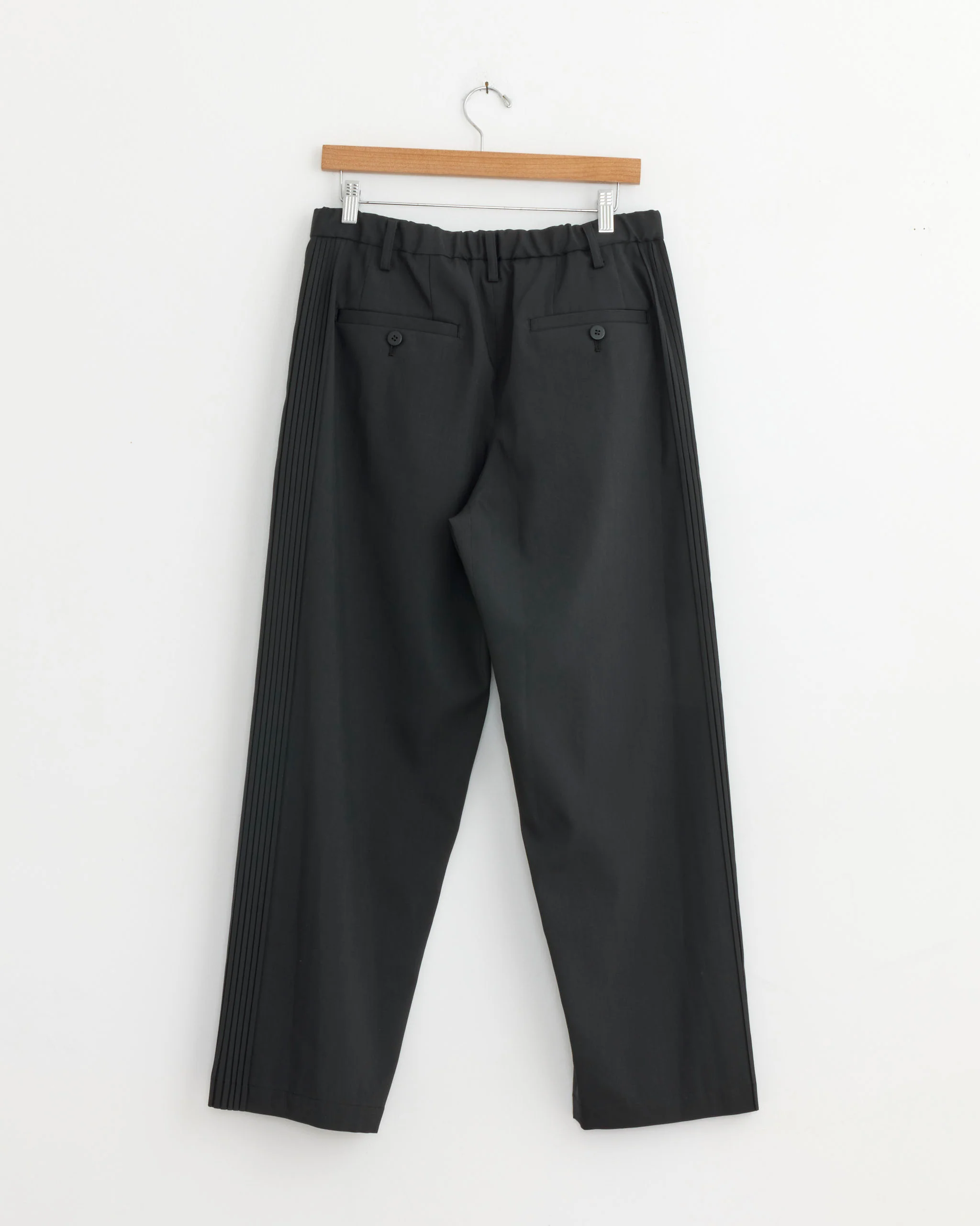 Air Pleats Trouser in Black - Image 3