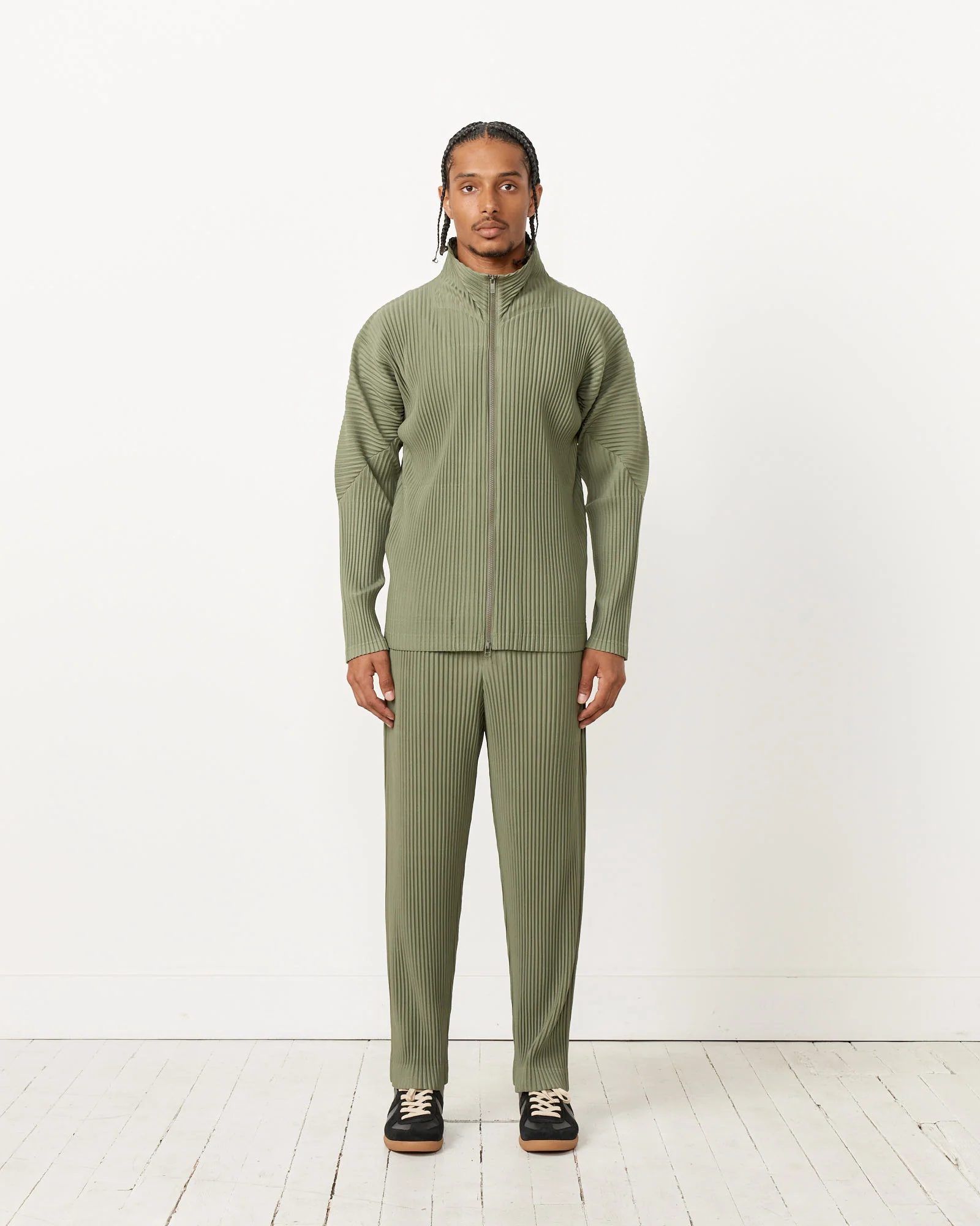 Color Pleats Jacket in Sage Green - Image 2
