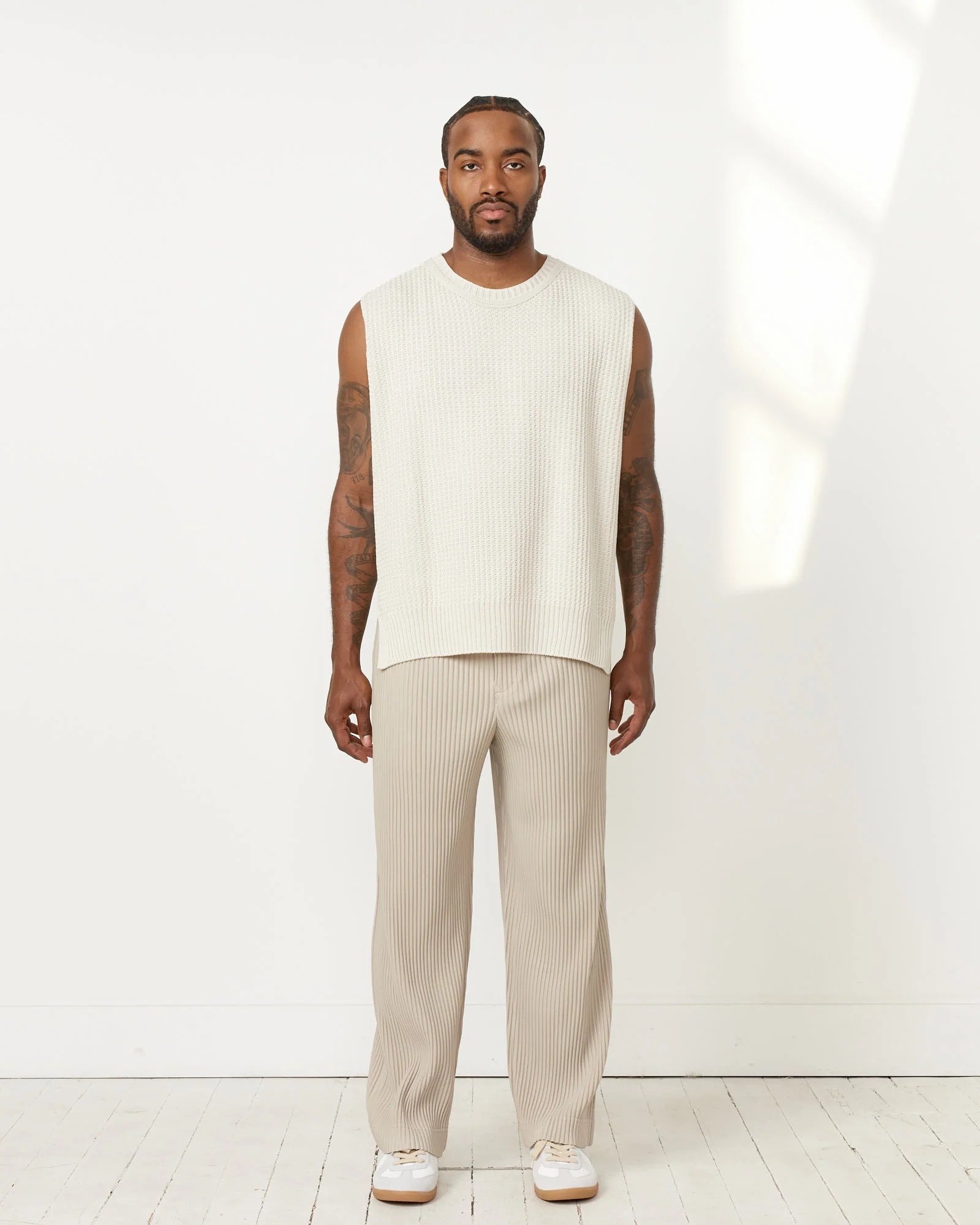 Common Knit Vest in White - Image 2