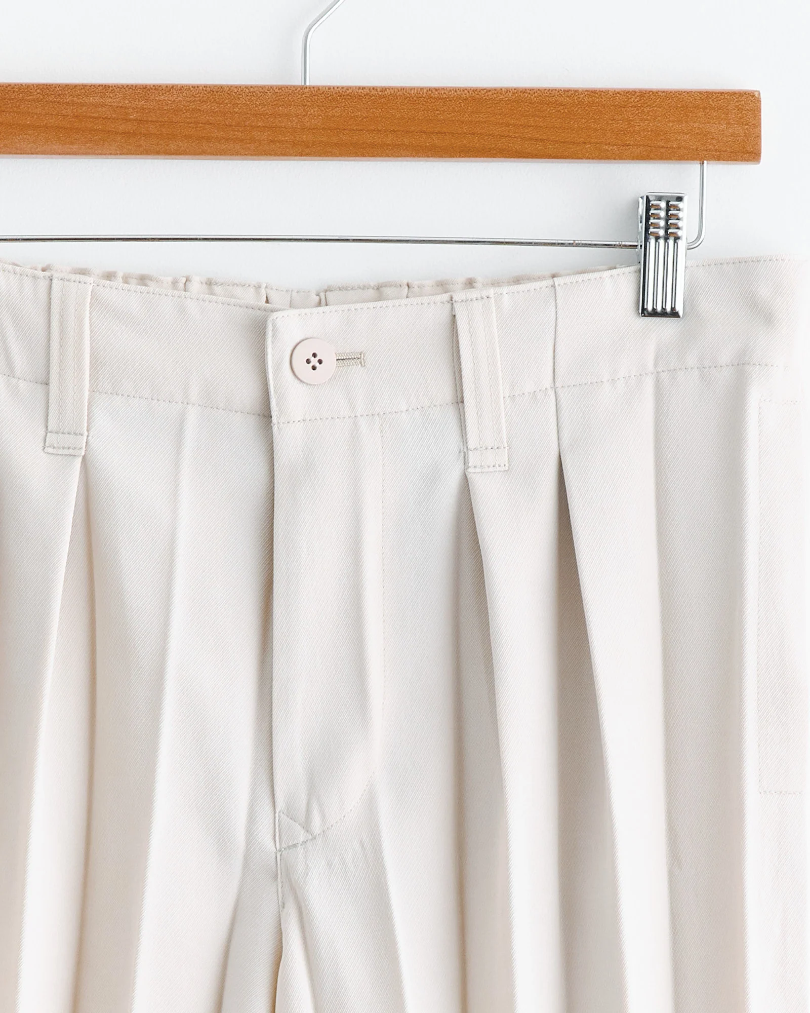 Edge Ensemble Short in Beige - Image 2