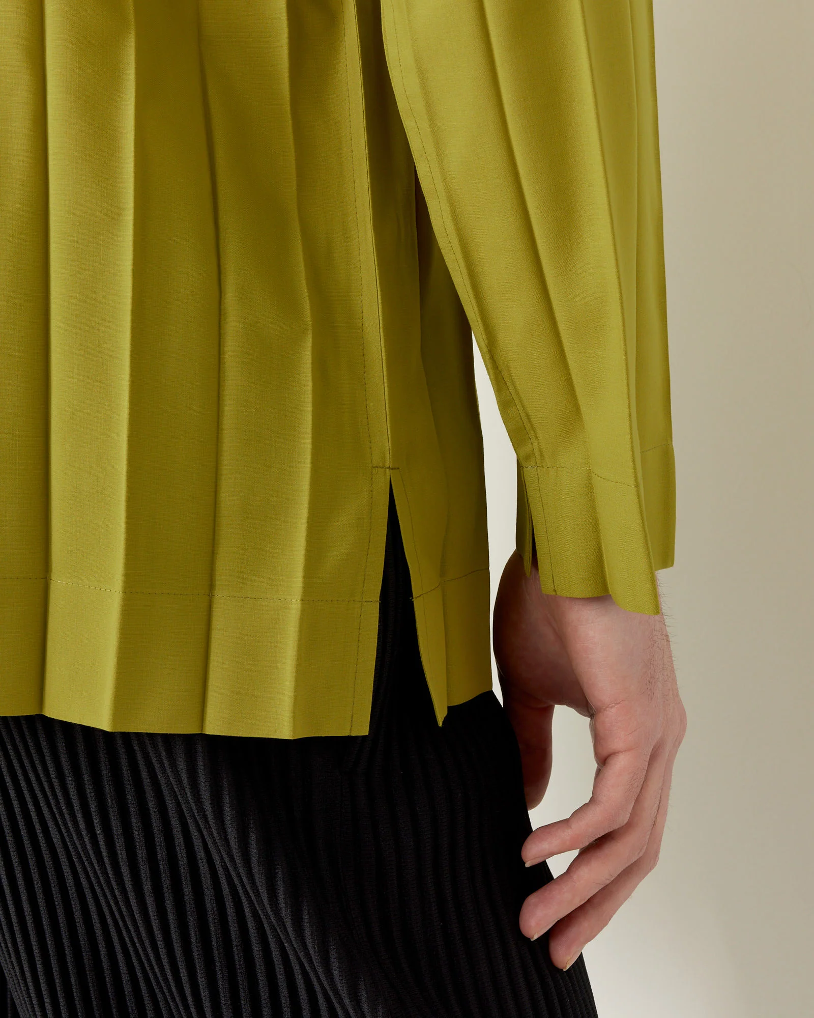 Edge Shirt in Green - Image 3