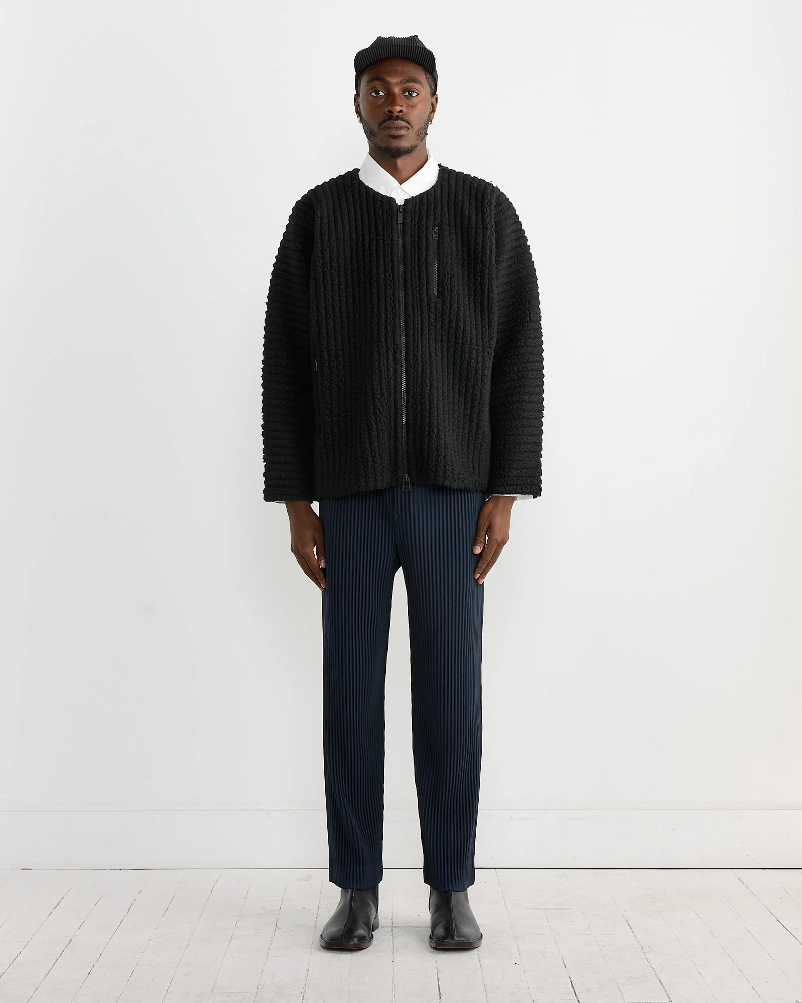 Fleece Pleats Jacket in Black - Image 2