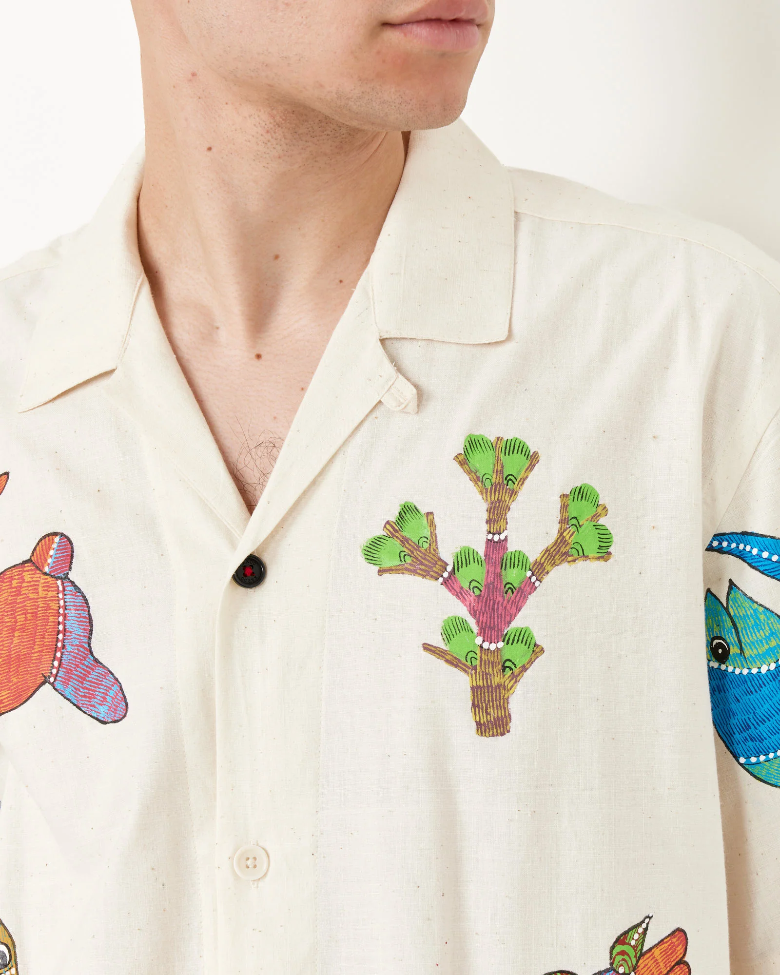 Gond Painting Ronen Shirt in Natural - Image 3