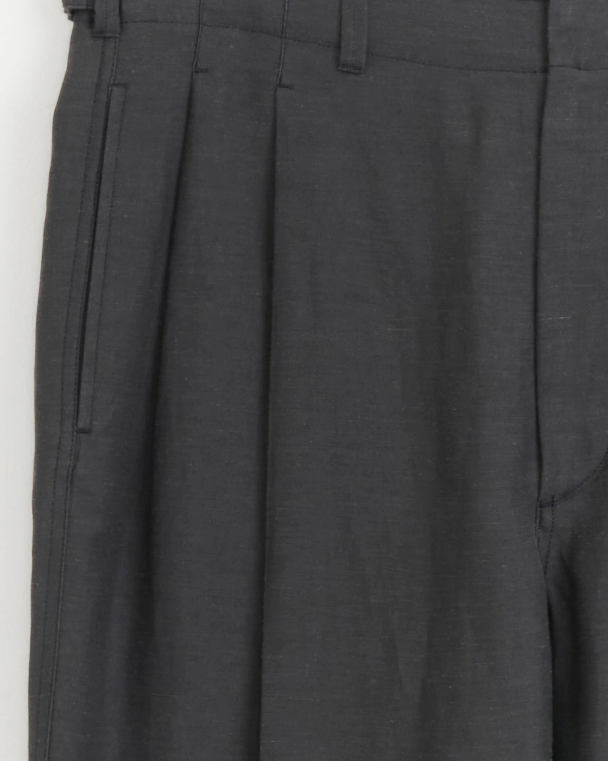 Pleated Tailored Pant in Ash Black - Image 2