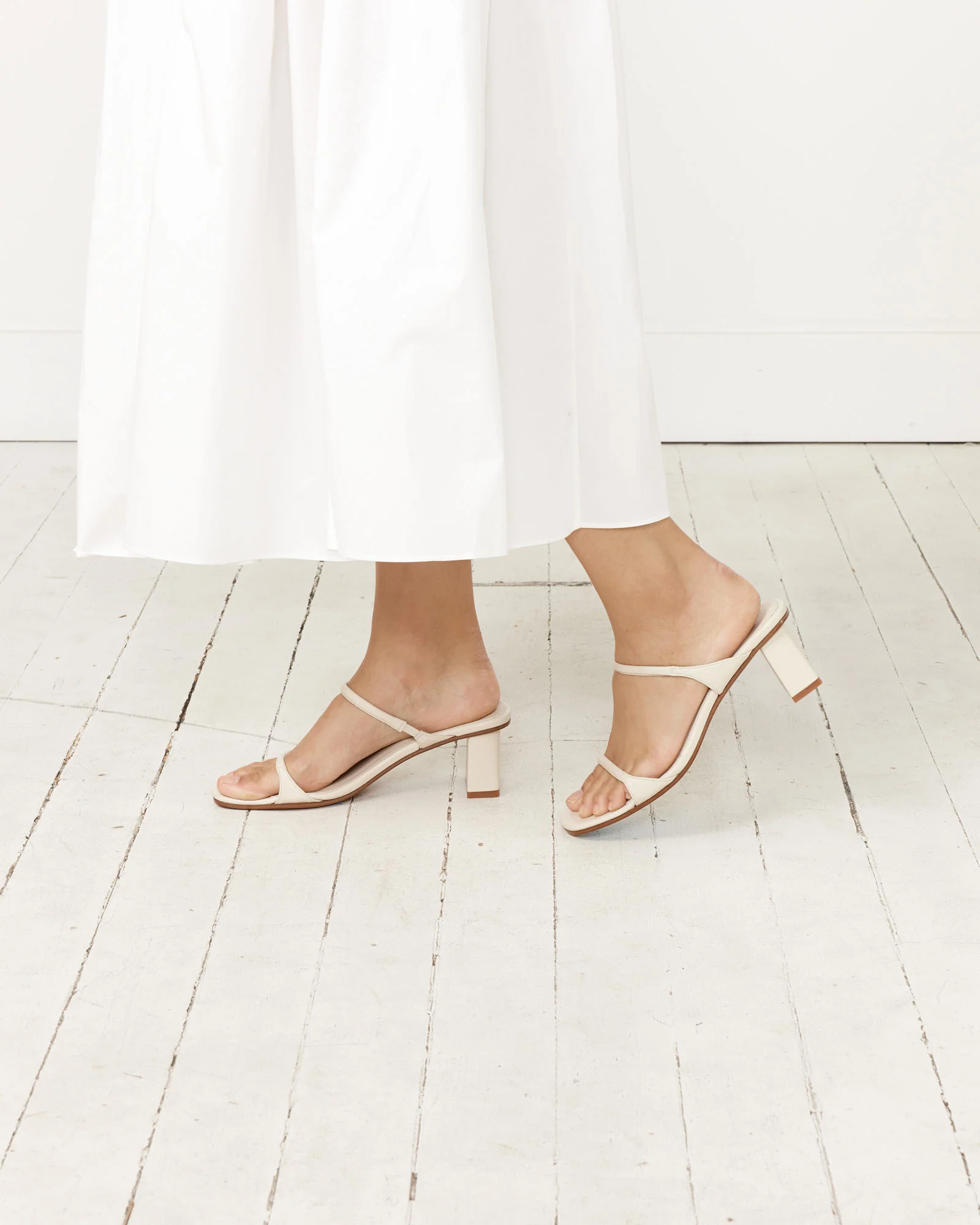 Gael Heel in Sand - Image 4