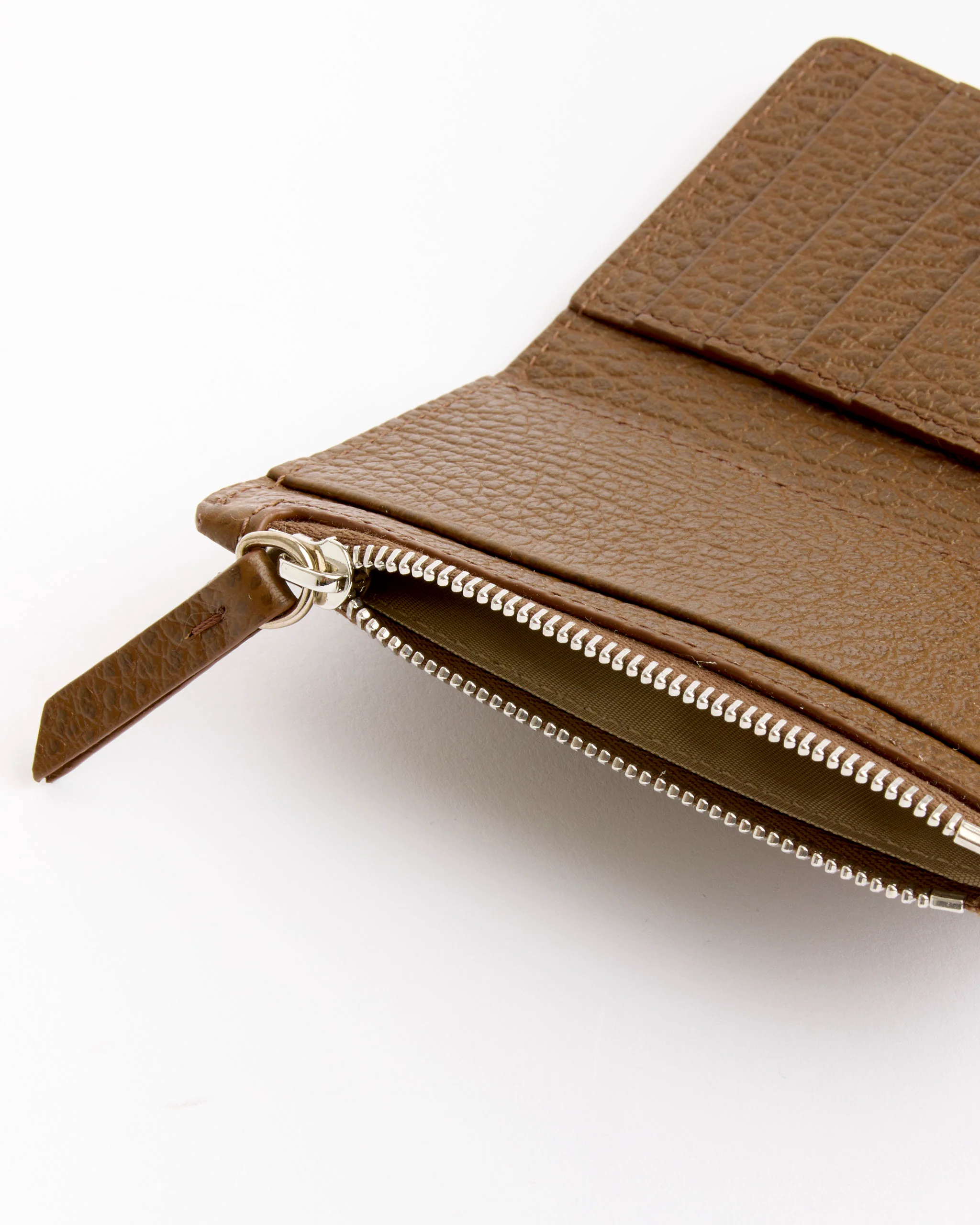 Card Holder Clip 2 With Zip Wallet in Field - Image 3