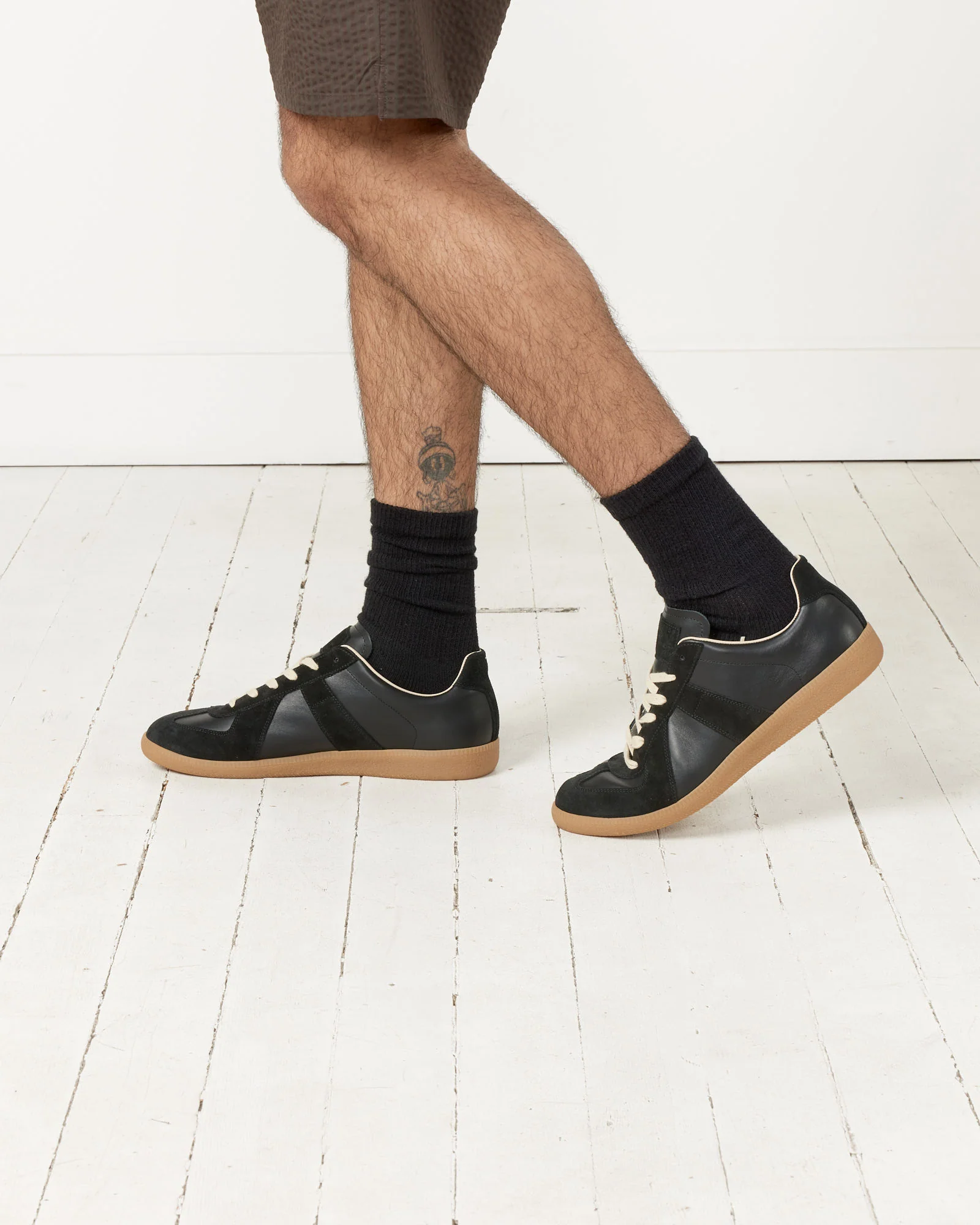 Replica Sneaker in Black - Image 4