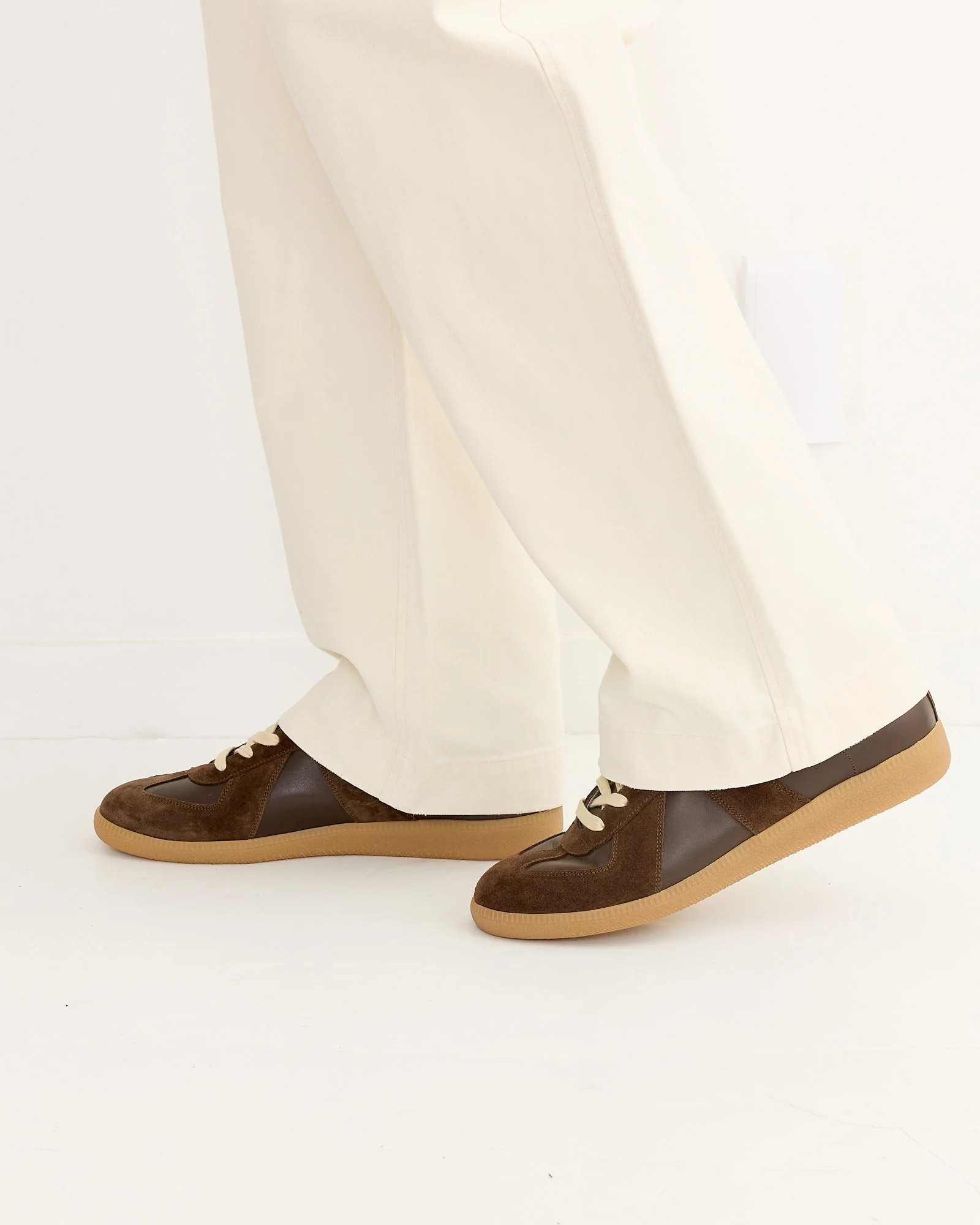 Replica in Brown - Image 4