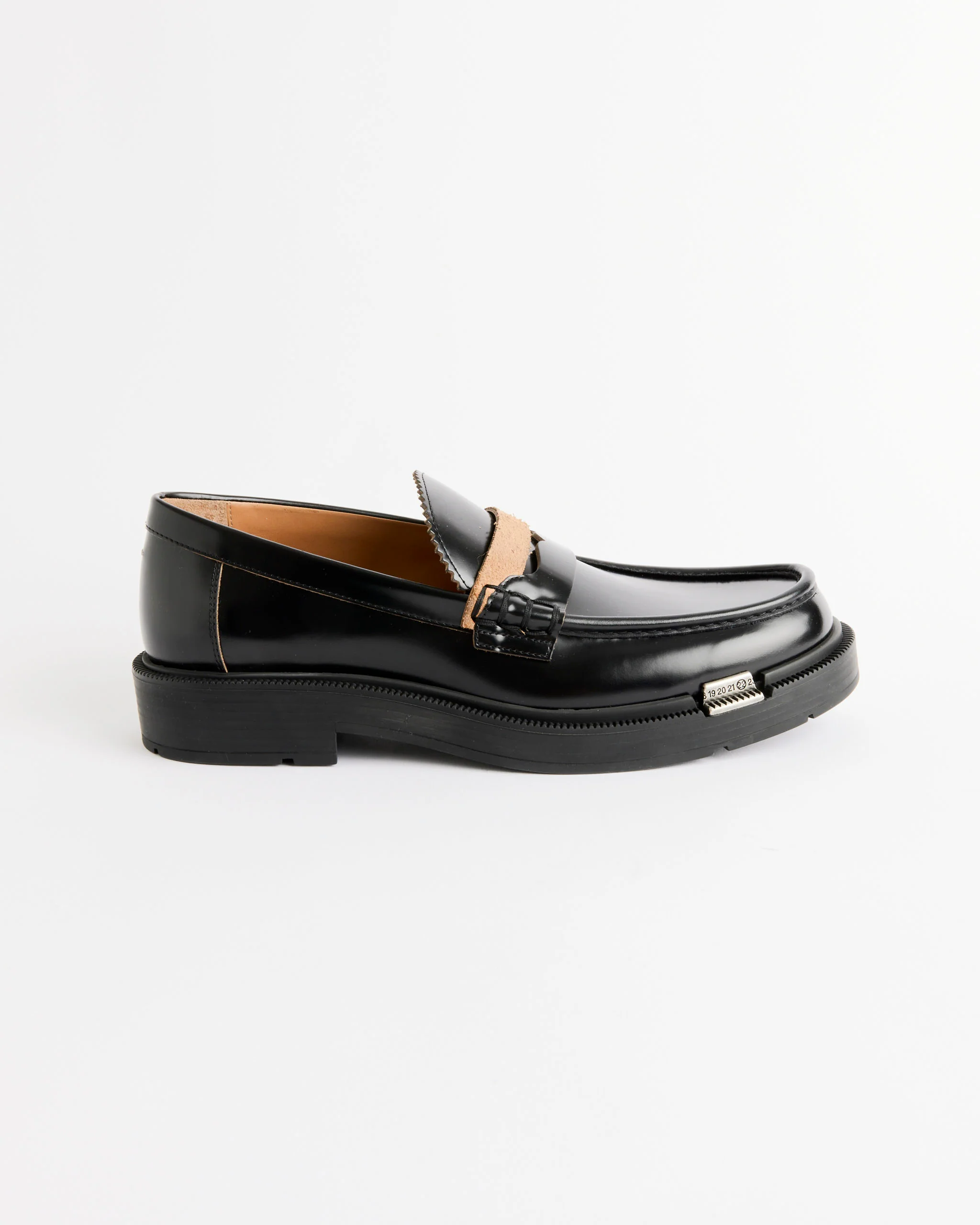 S57WR0150 Decortique Loafer in Black