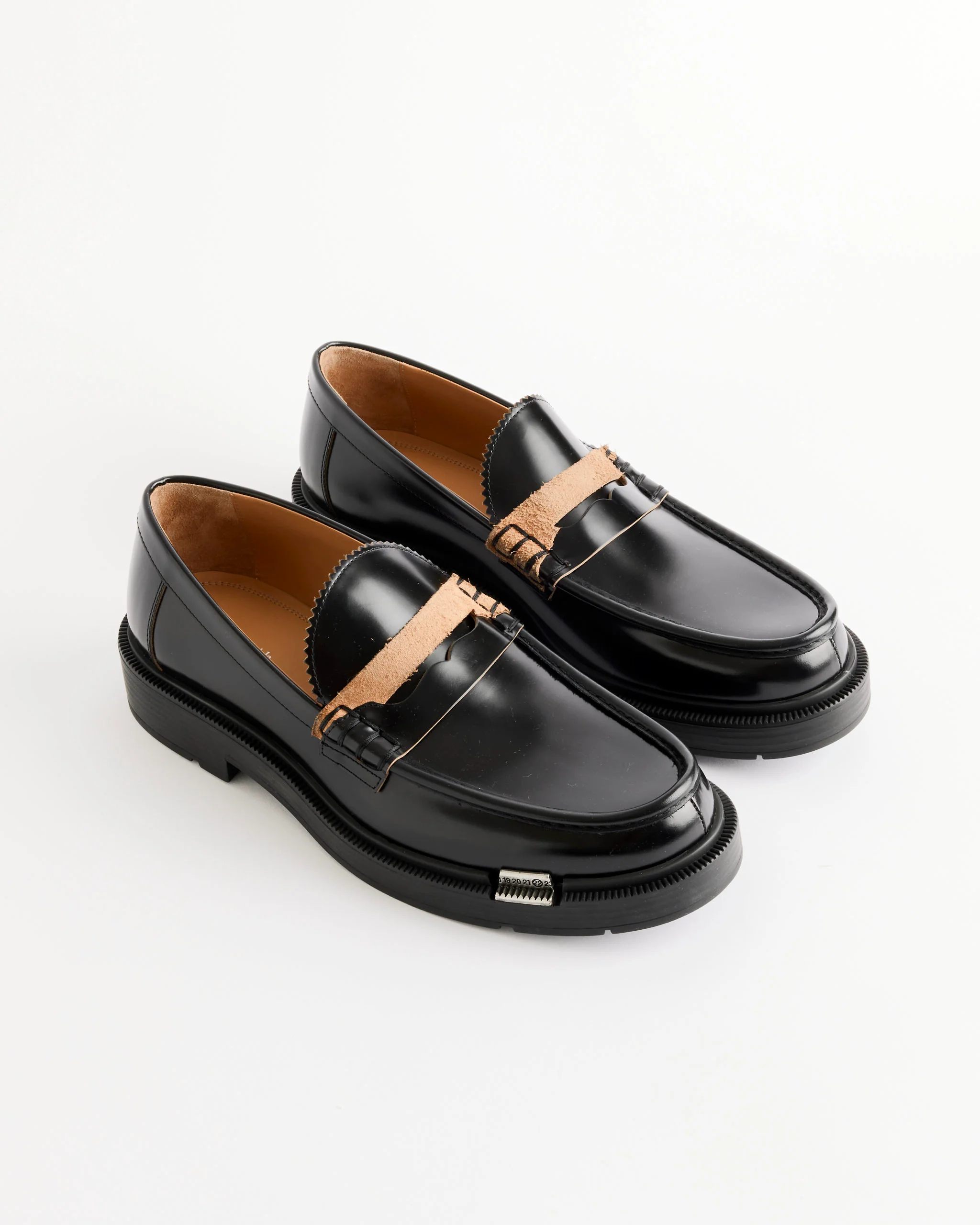 S57WR0150 Decortique Loafer in Black - Image 2