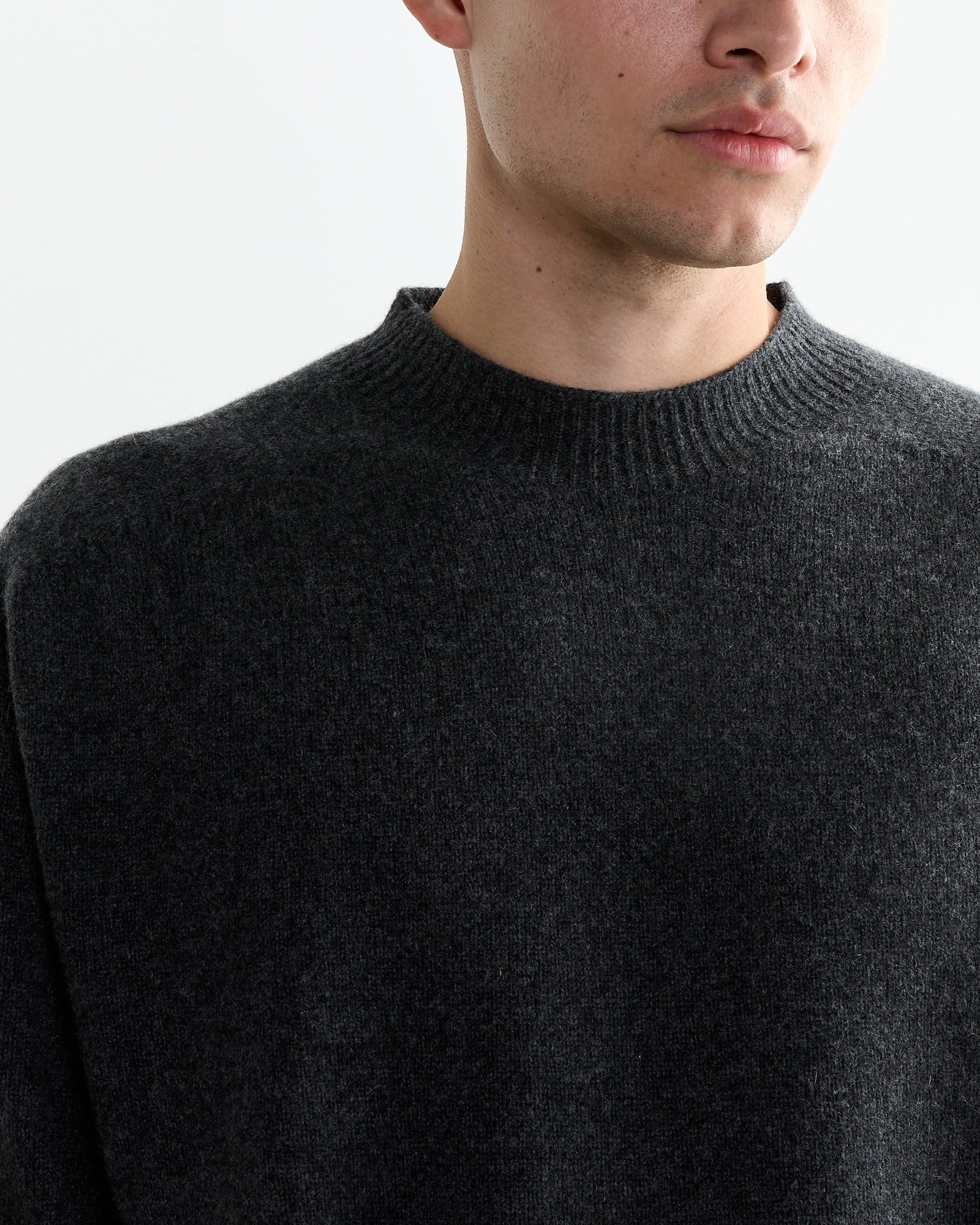 Seamless Crew Neck in Grey - Image 4