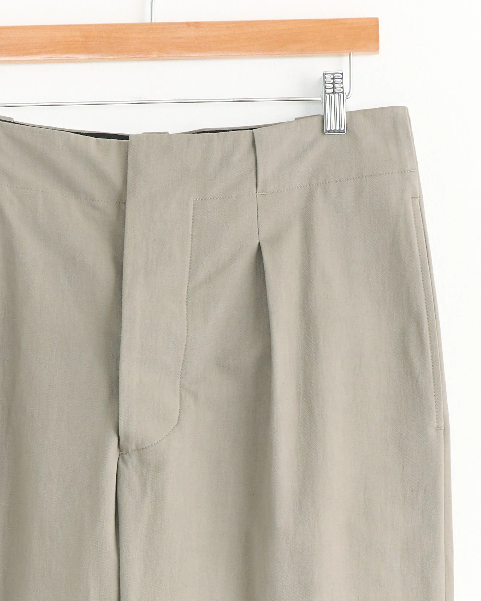 Wide Belt Loop Trouser in Pebble - Image 2