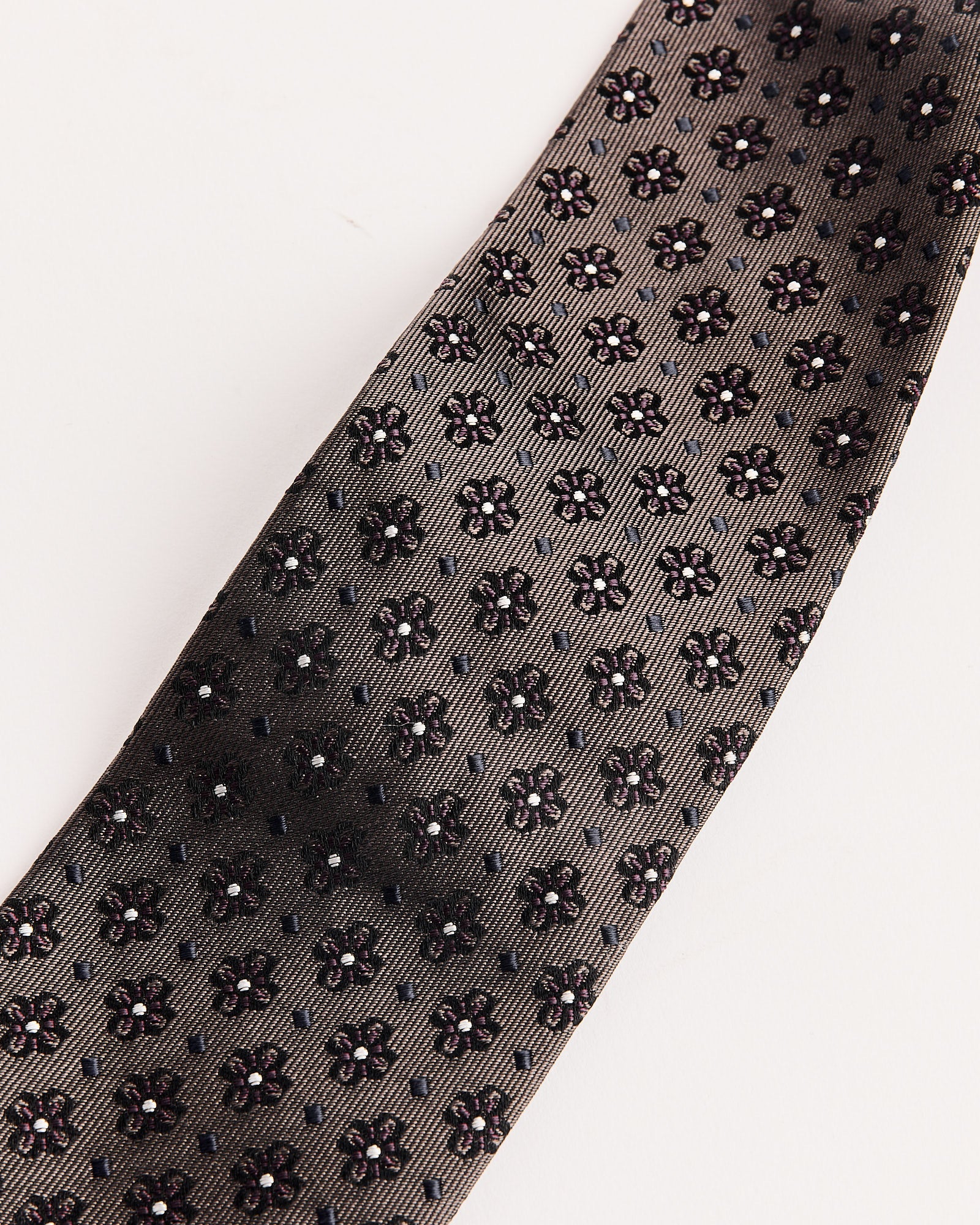 Banquet Tie in Floral Jacquard - Image 2