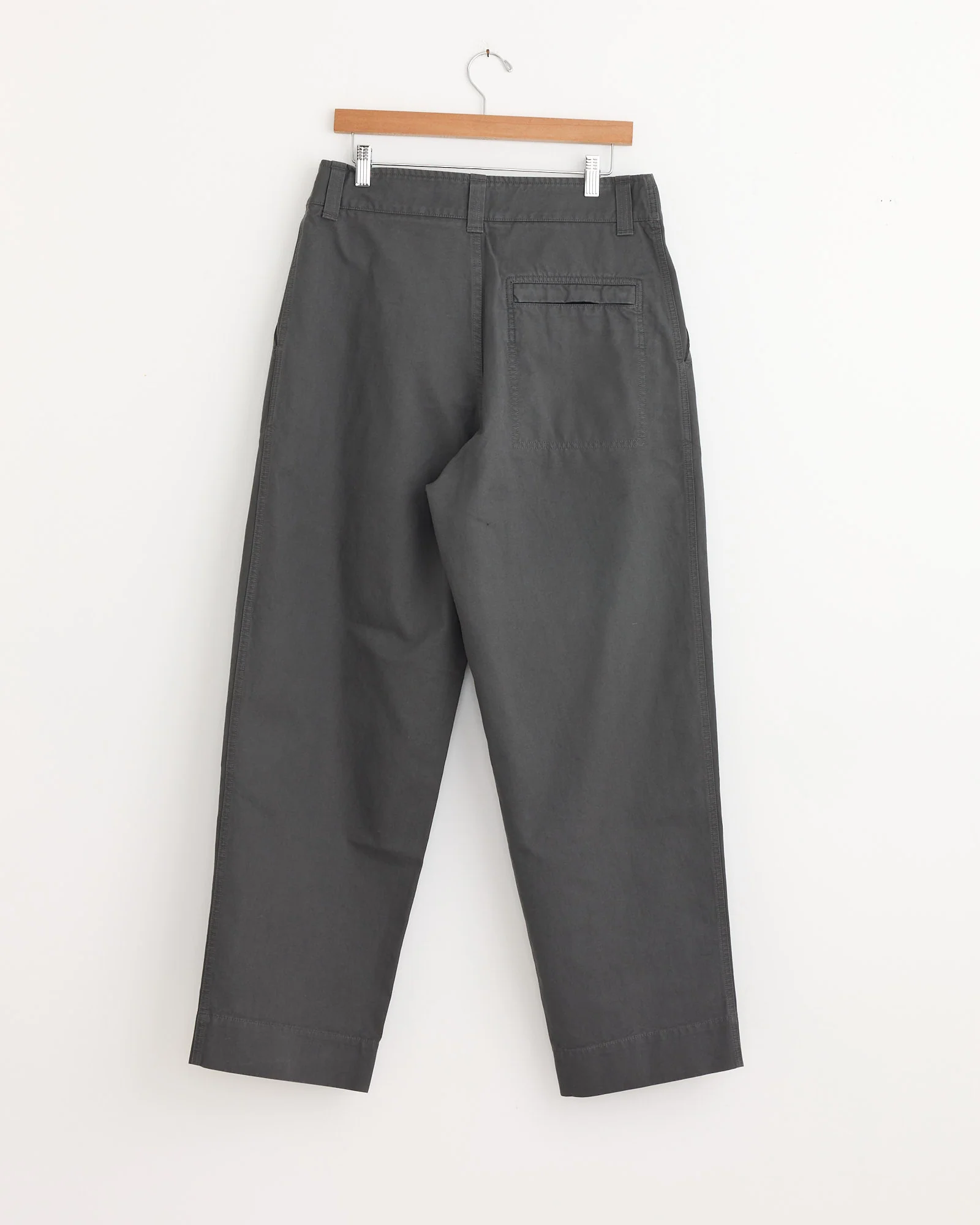 Stitch Pleat Trouser in Charcoal - Image 3