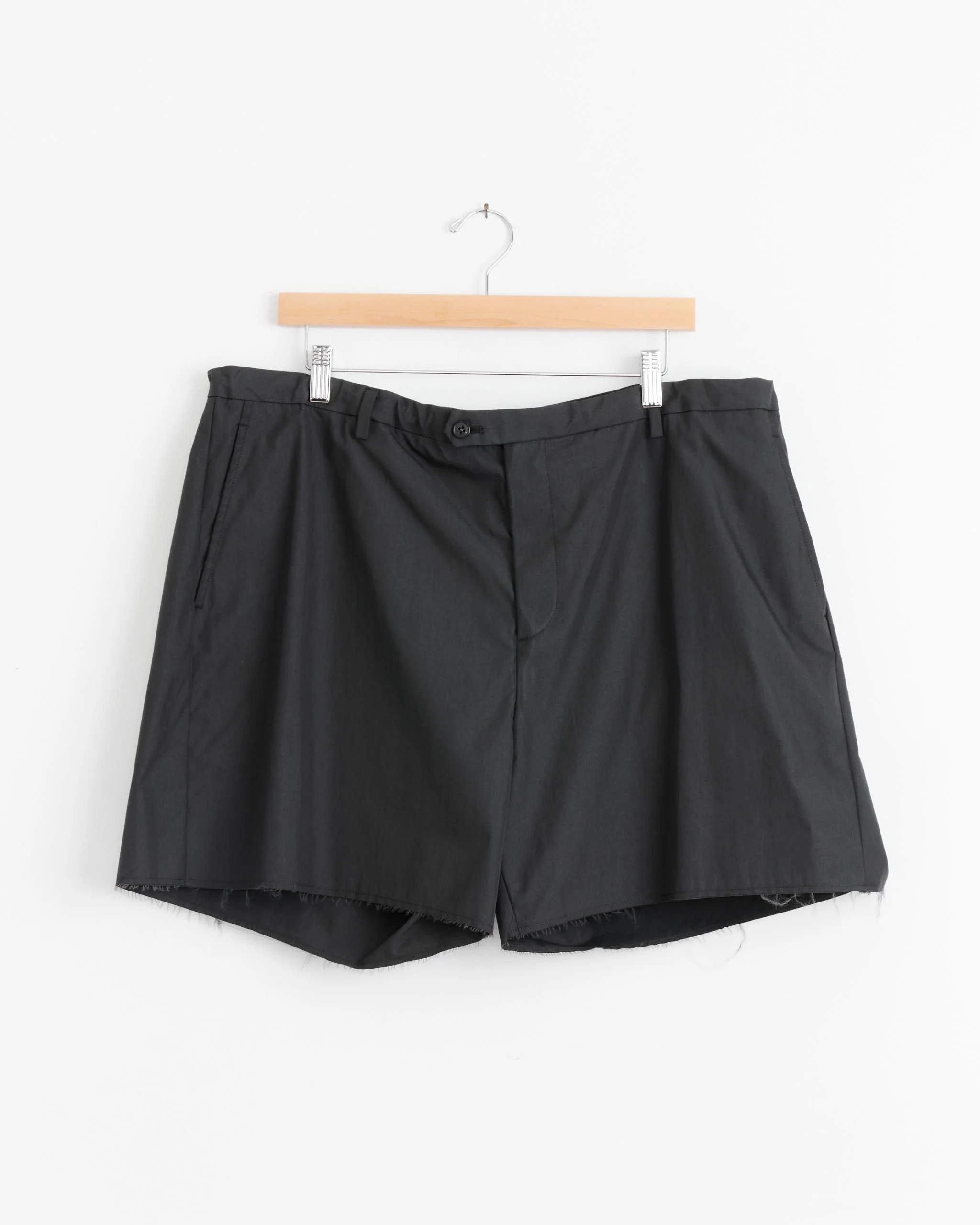 Frayed Short in Anthracite Grey
