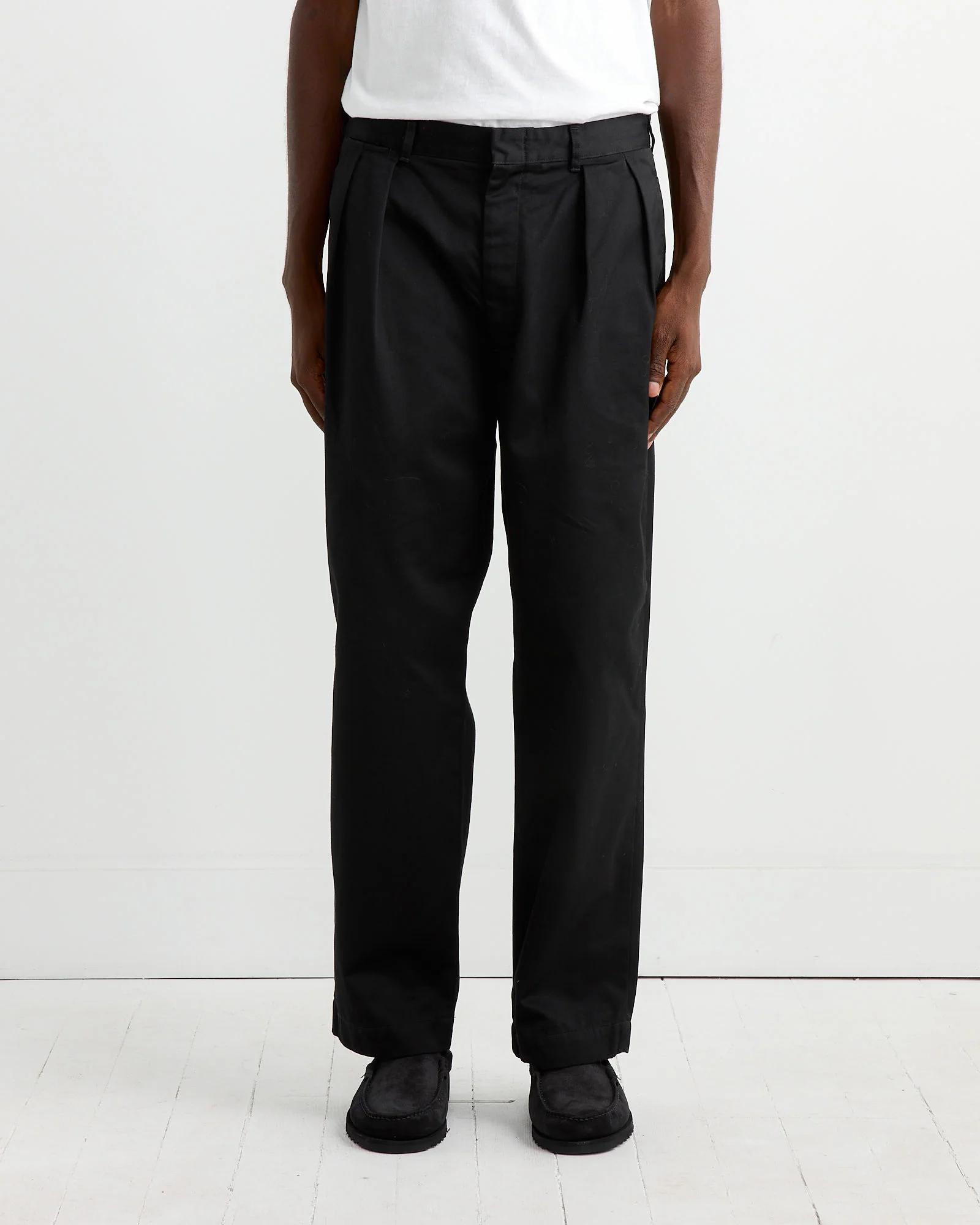Double Pleat Chino Pant in Black
