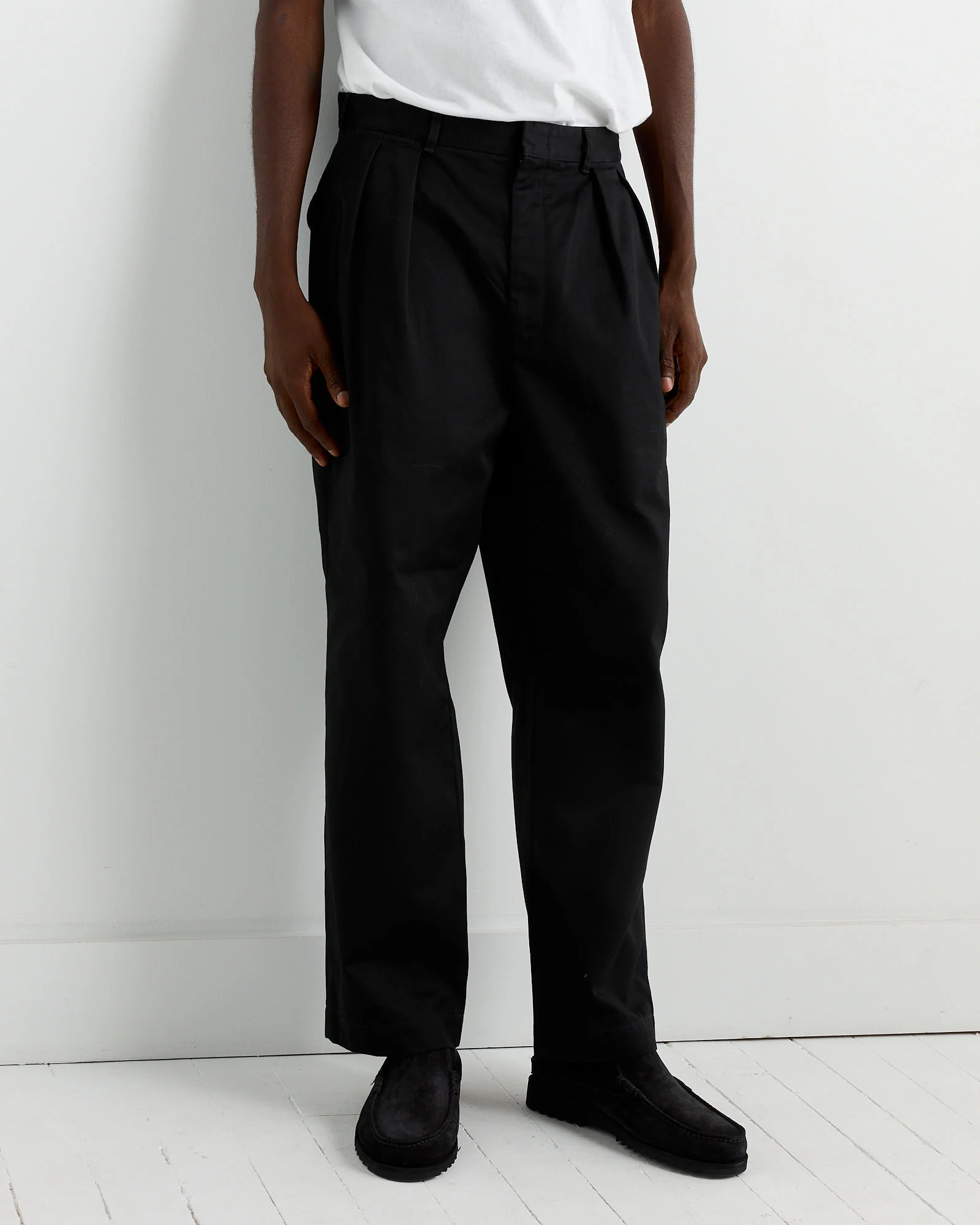 Double Pleat Chino Pant in Black - Image 3