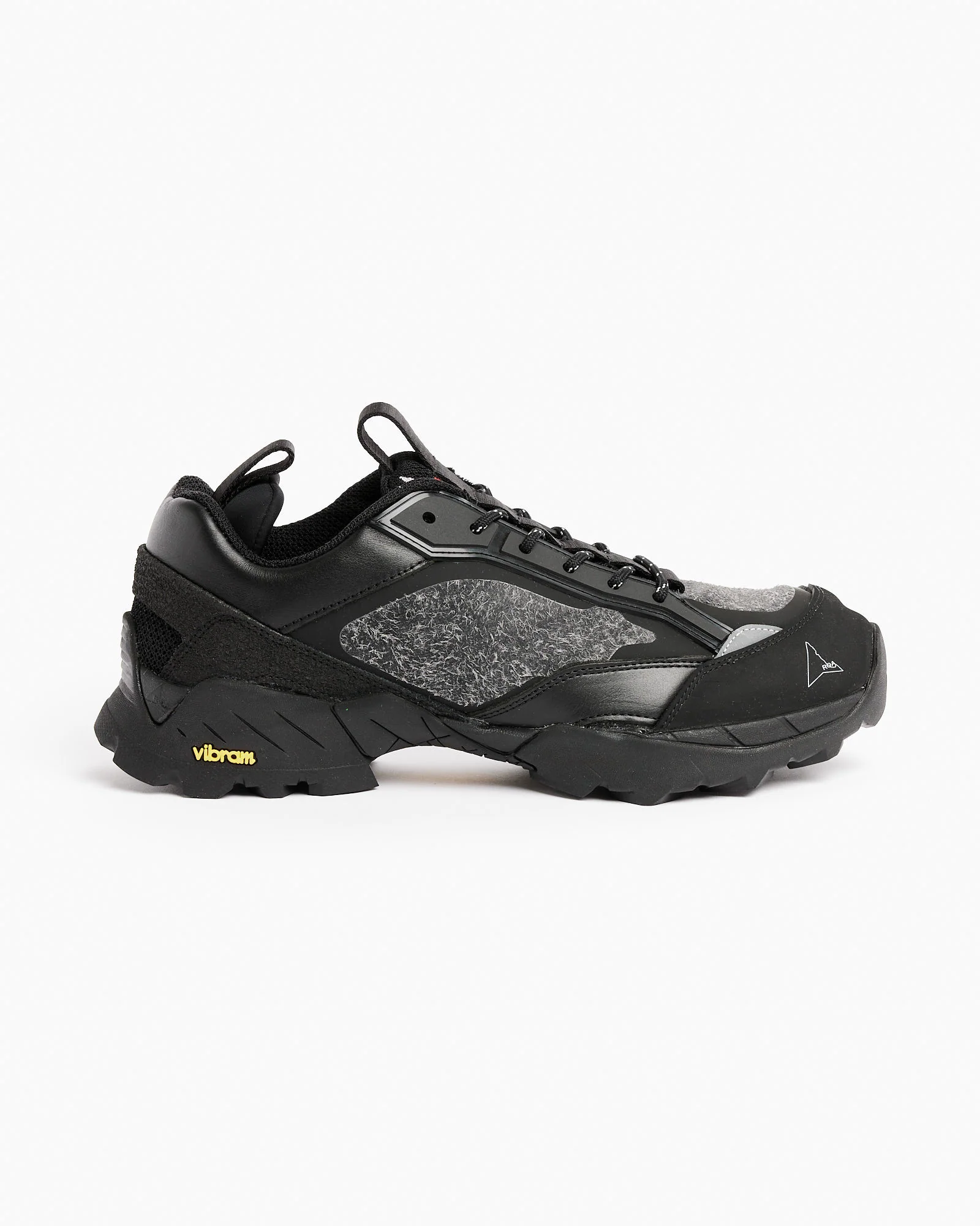Lhakpa Sneaker