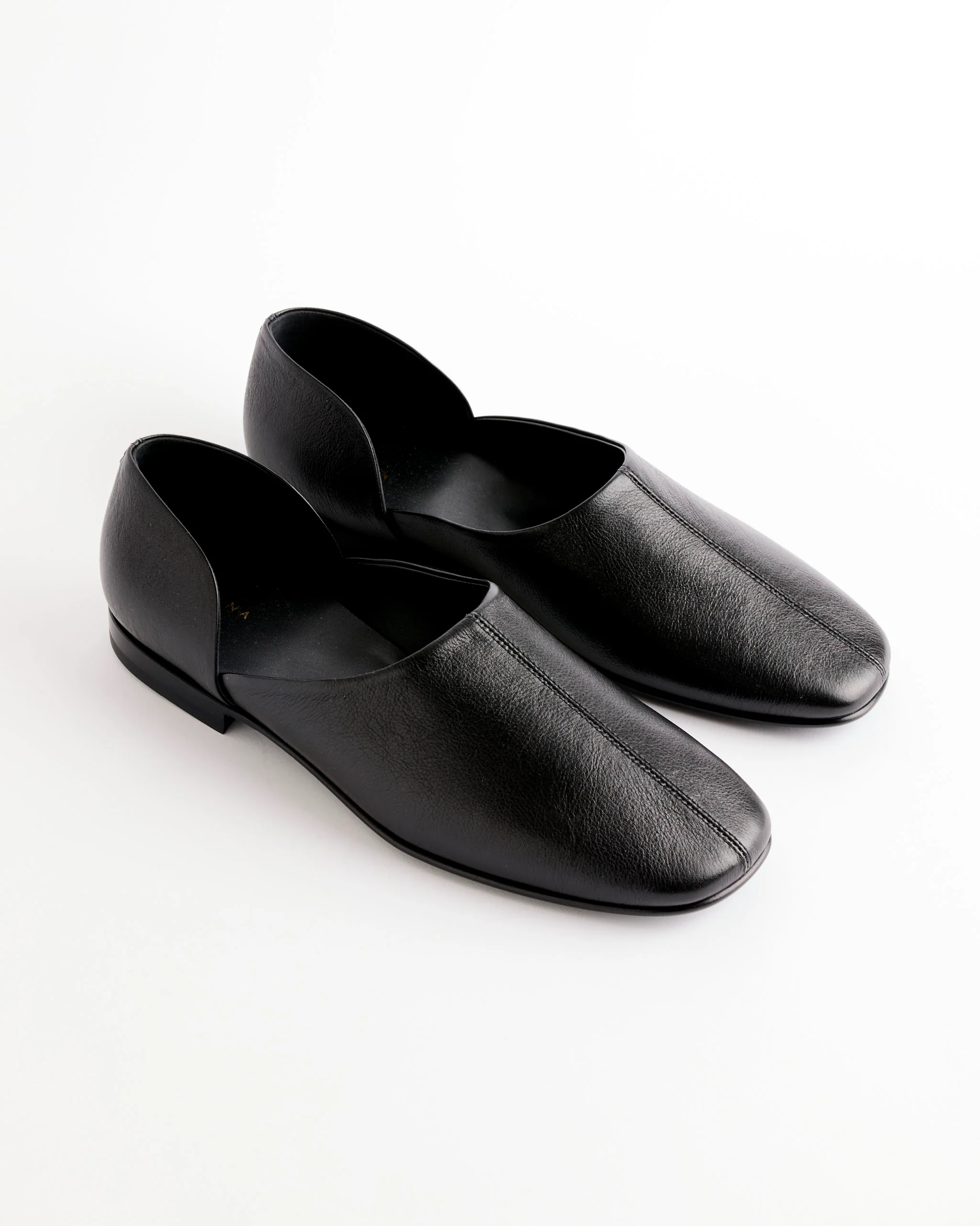 The Yutori in Black - Image 4