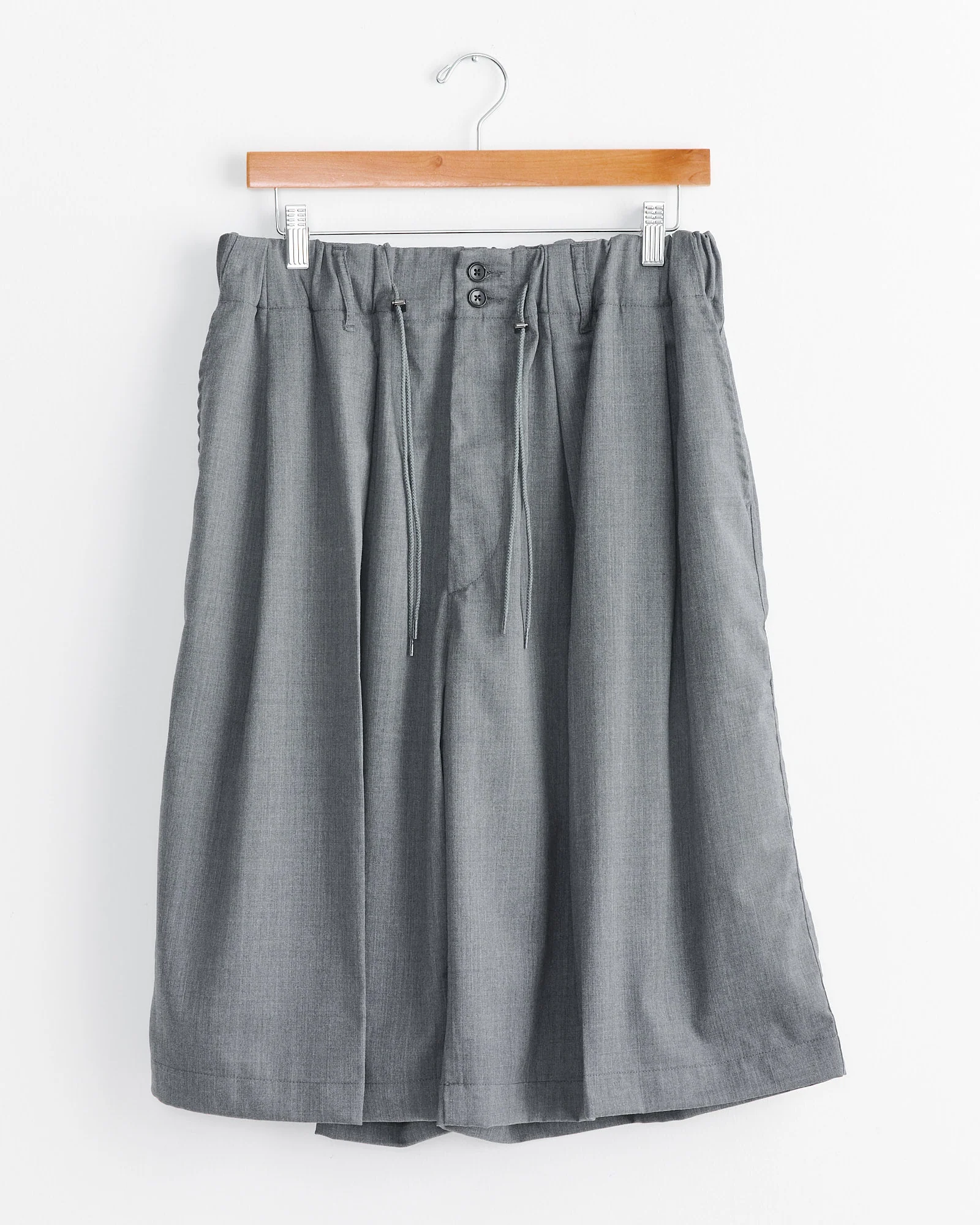 Circular Short Twill Pant in Anthracite