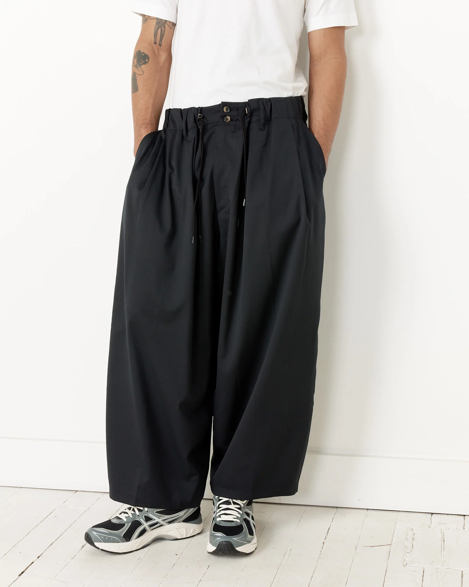 Circular Pant in Black - Image 3